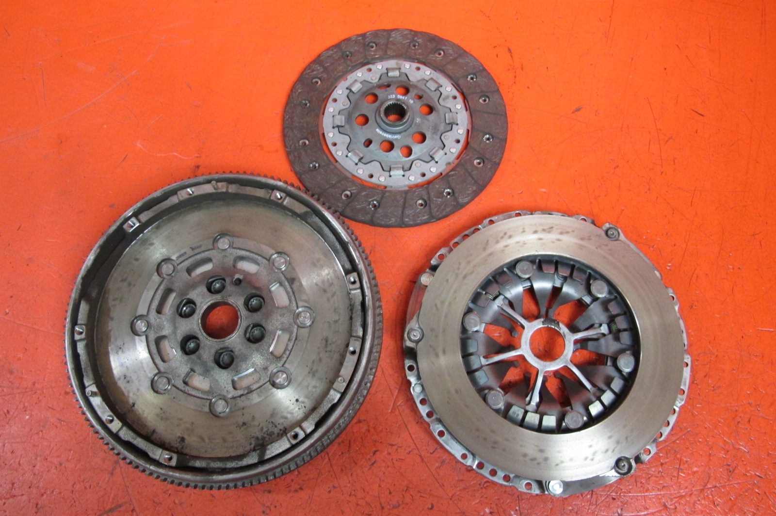 VW GOLF PLUS 5M1 5 V 1.9 BXF SPRZĘGŁO KOŁO DWUMASOWE TARCZA DOCISK KOMPLET Producent części Schaeffler LuK