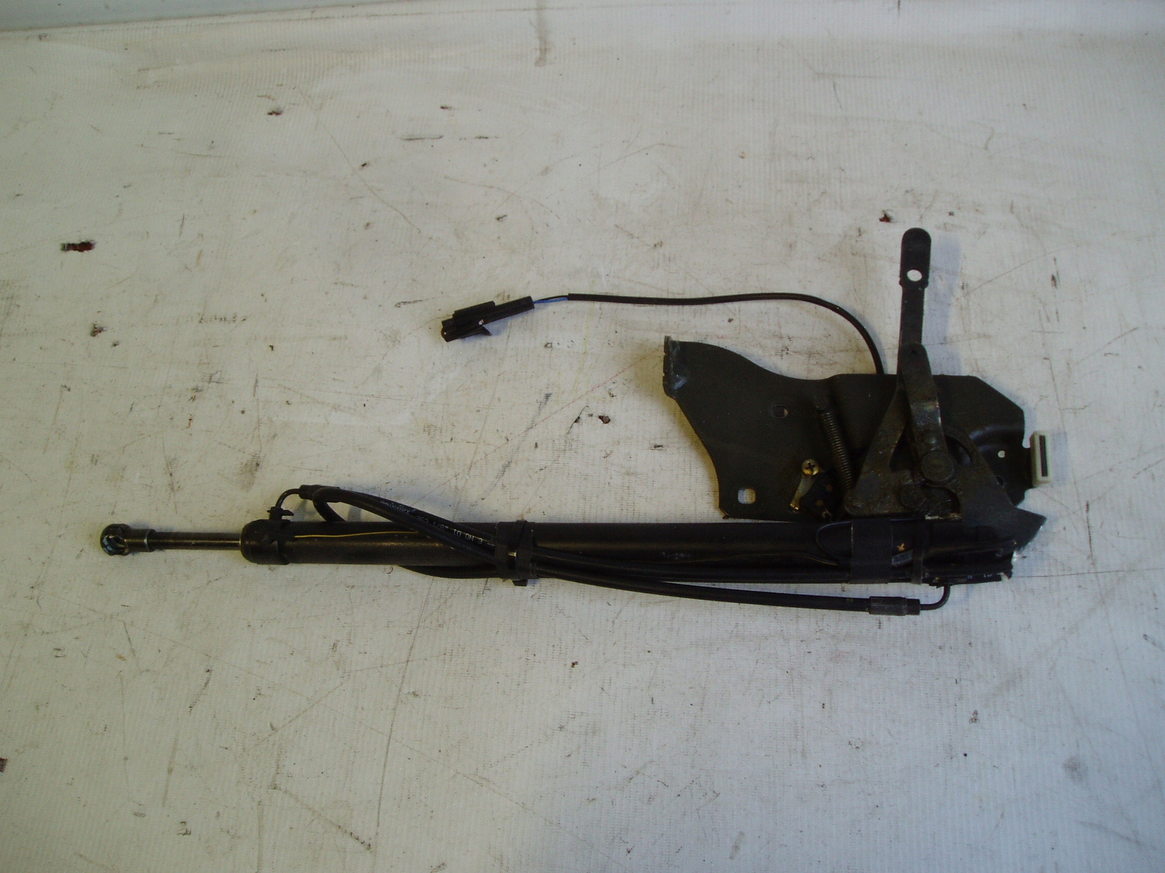 SIŁOWNIK DACHU OPEL ASTRA G CABRIO