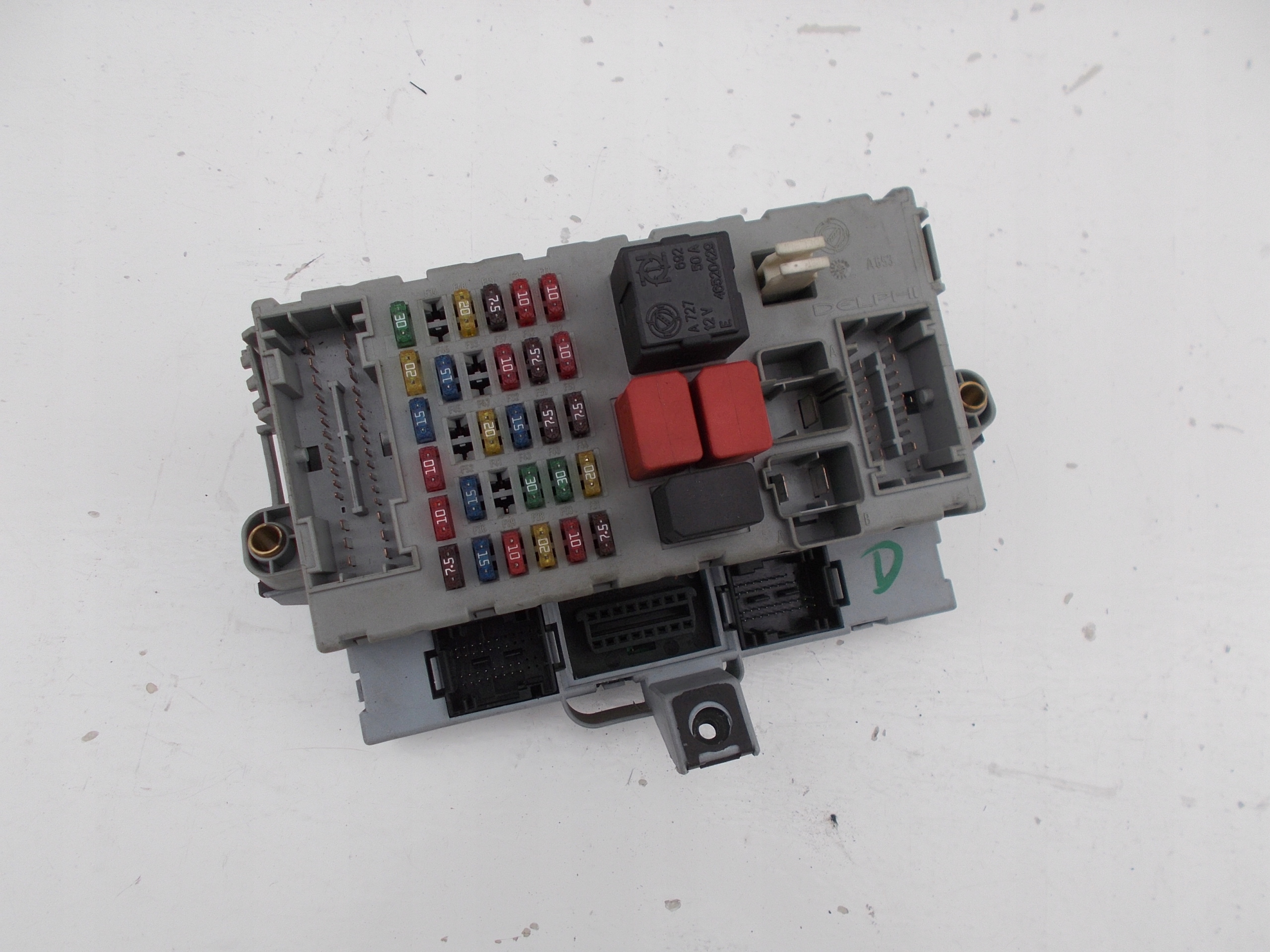 Фиат пунто предохранитель на дворники. Блок предохранителей фиат пунто. Блок предохранителей пунто. Блок предохранителей фиат пунто 1998 года. Блок предохранителей фиат пунто 2008.