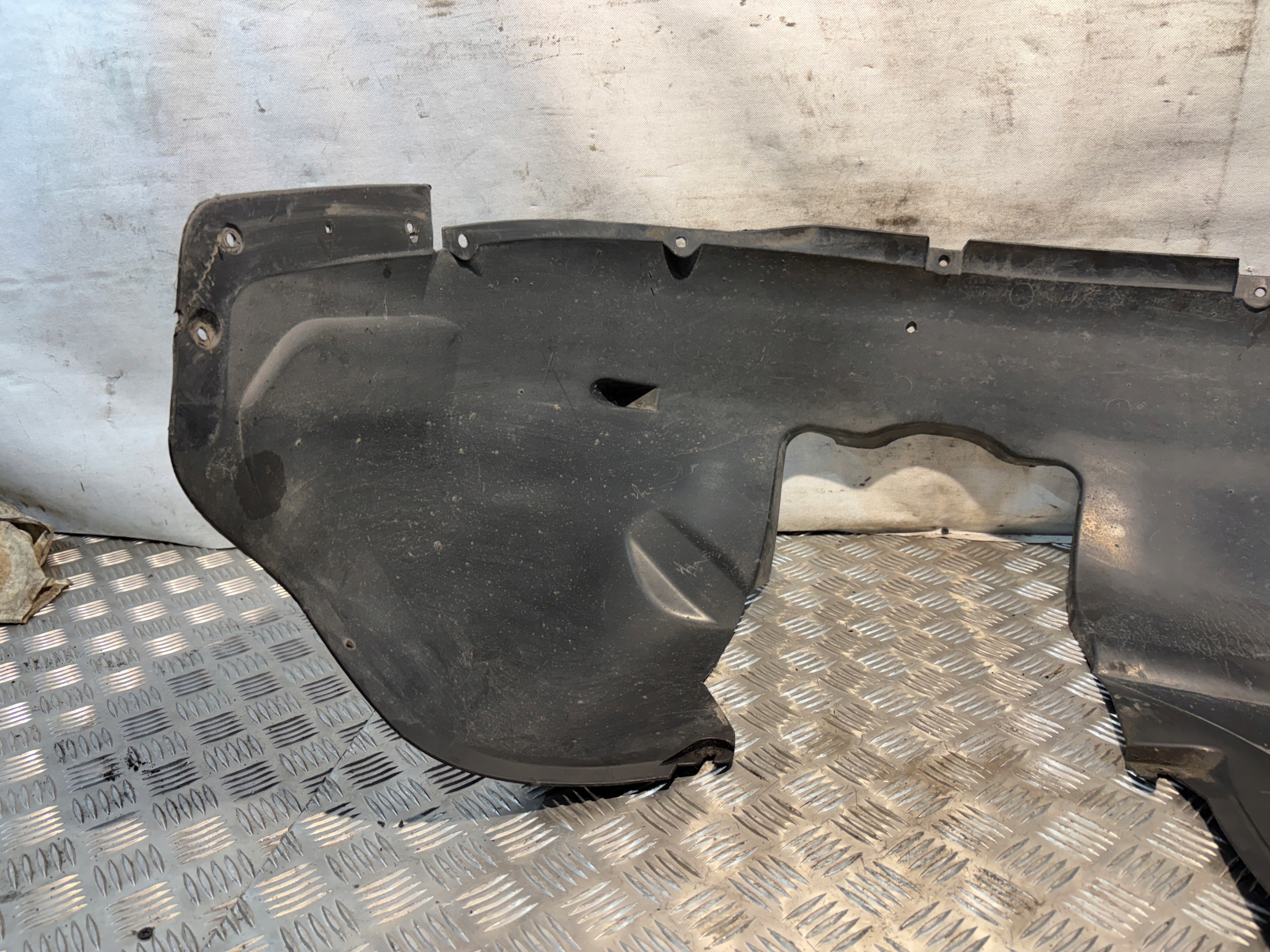 mudguard right front Volvo XC90 and 1 08620531