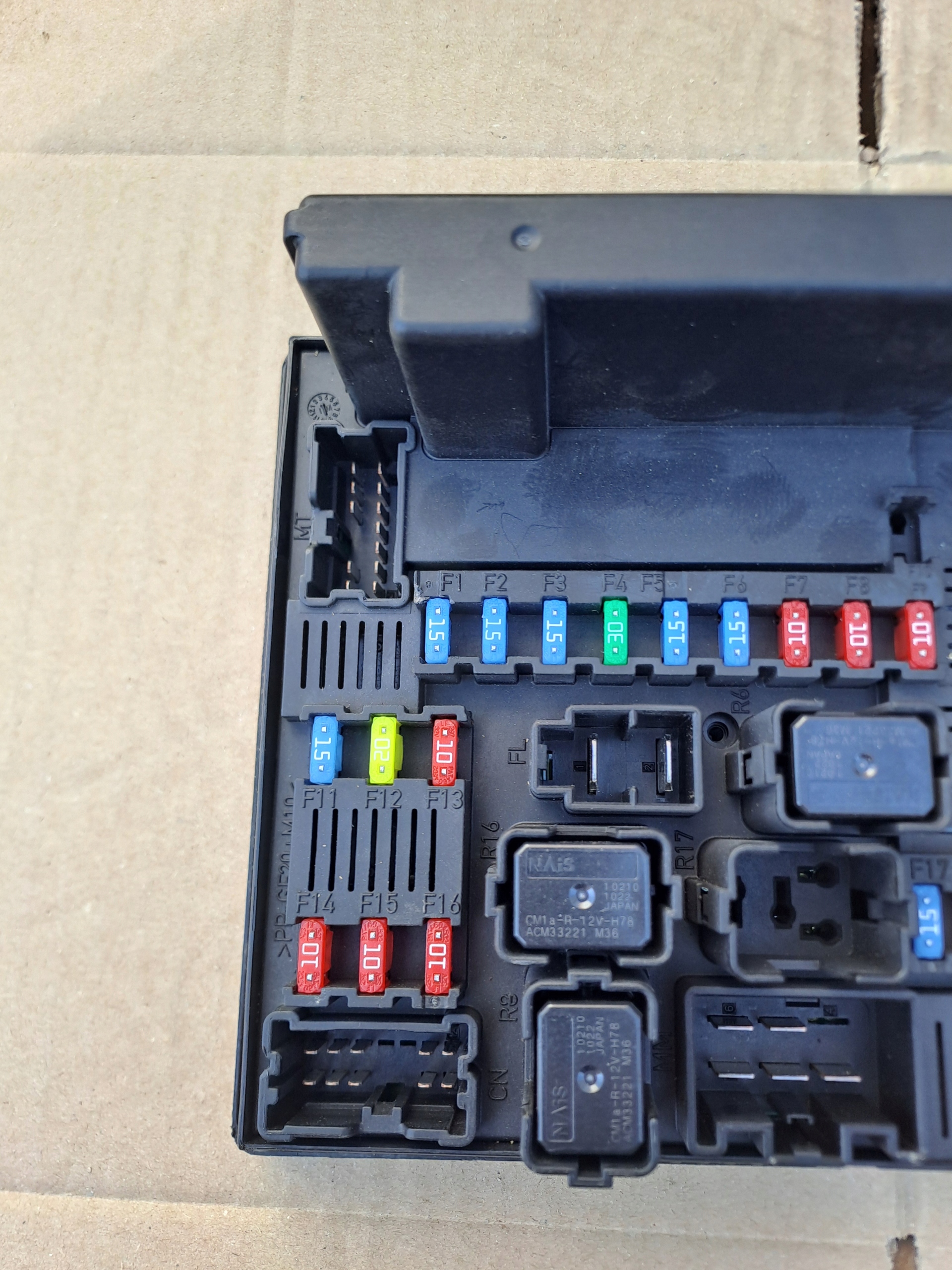 NISSAN QASHQAI module compartment BCM 284B7JD02A