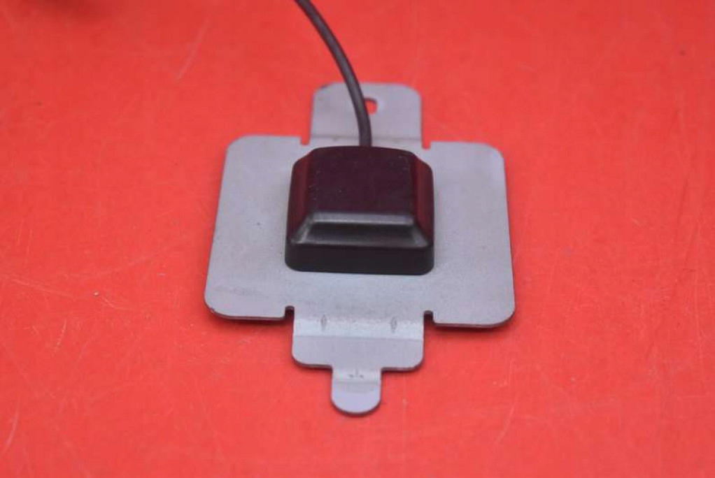 ANTENNE GPS 2R83-10E921-AB JAGUAR S-TYPE 04-08
