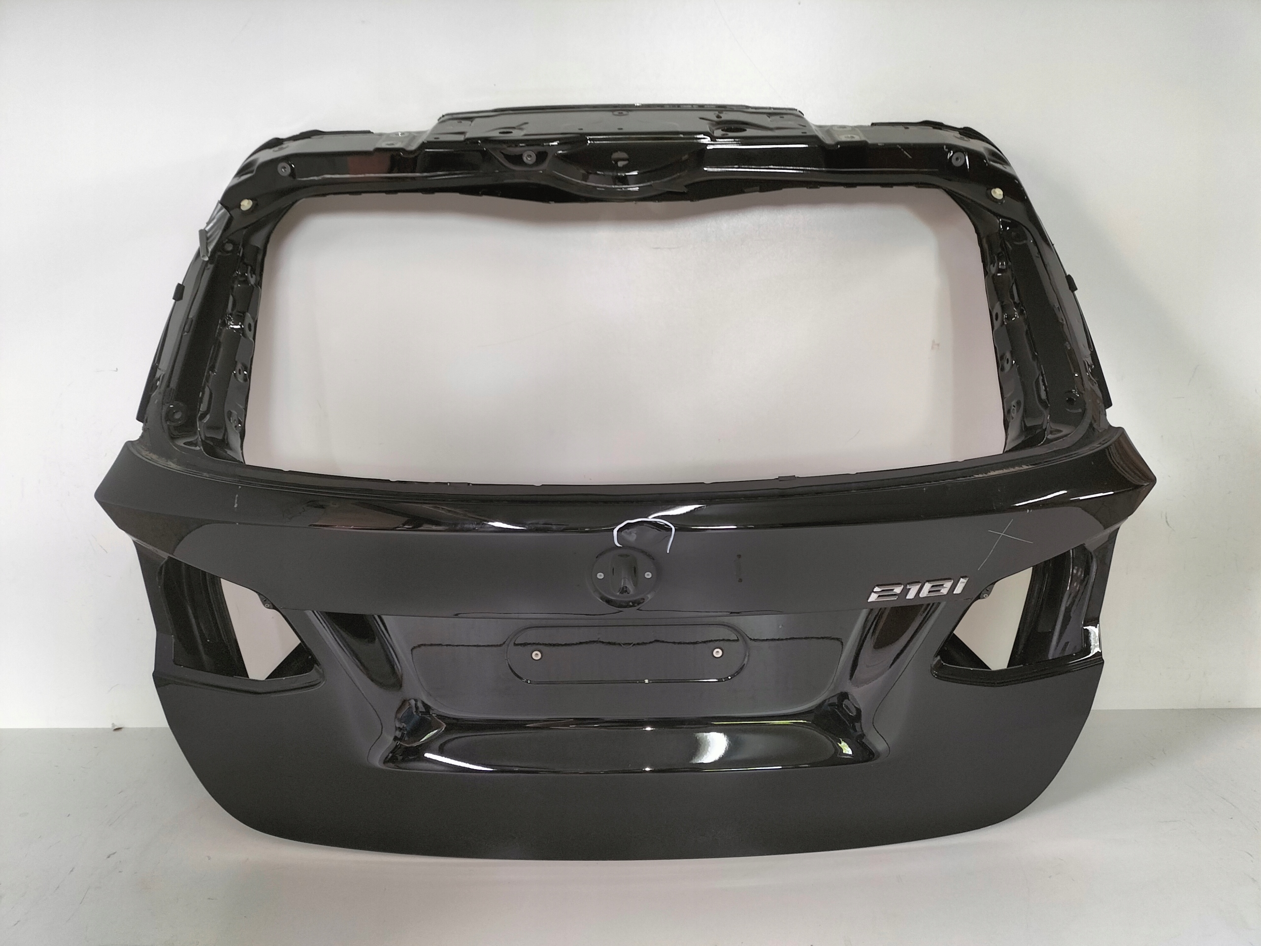 КРИШКА БАГАЖНИКА ЗАД. BMW F45 ACTIVE TOURER25xe