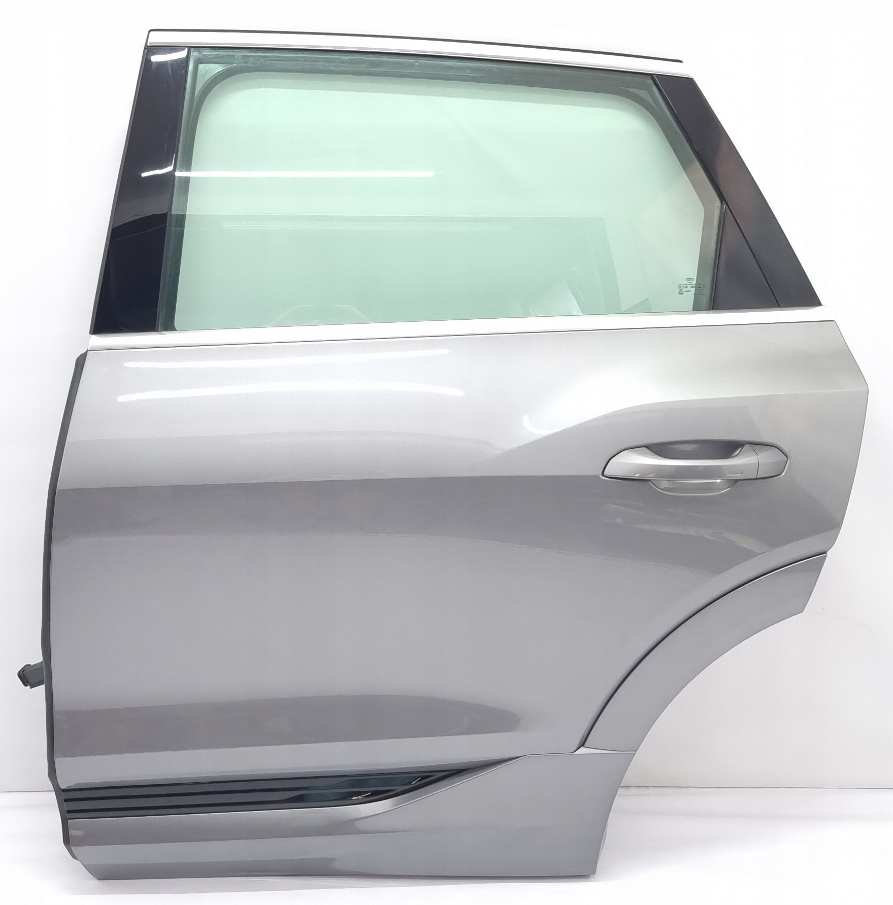 Drzwi lewy tył Audi E-Tron 4KE LZ7F Producent części Audi OE