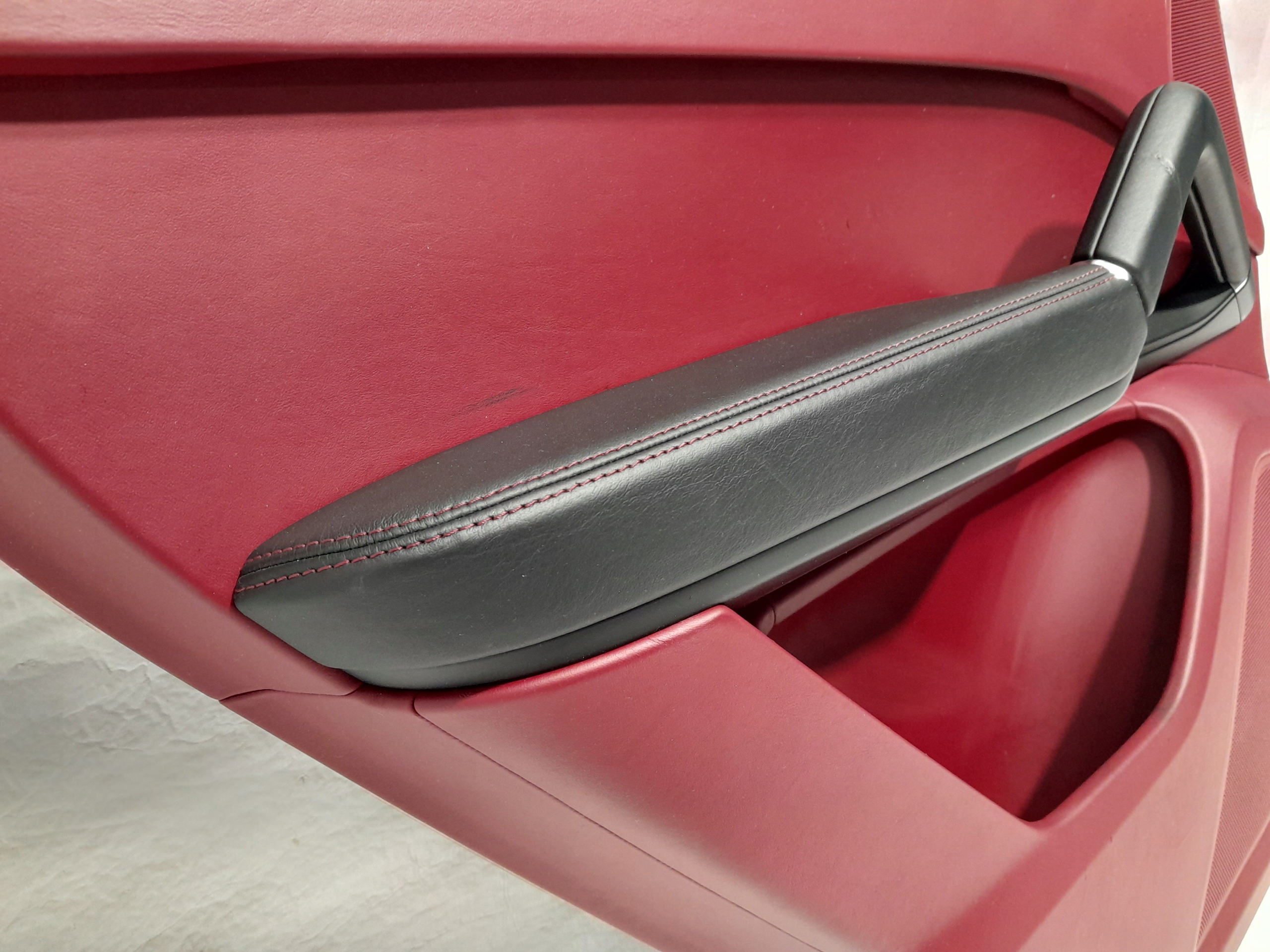 PORSCHE CAYENNE 9Y side door left rear part BOSE