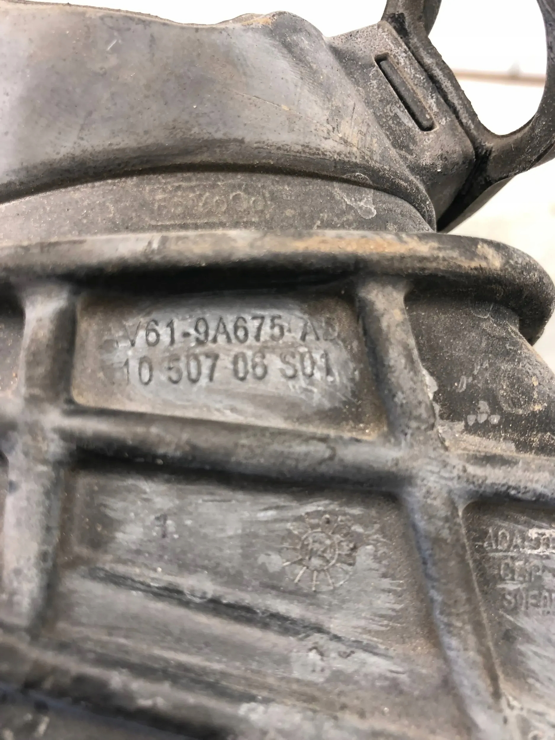 pipe air hose FORD FOCUS MK3 AV61-9A675-AD