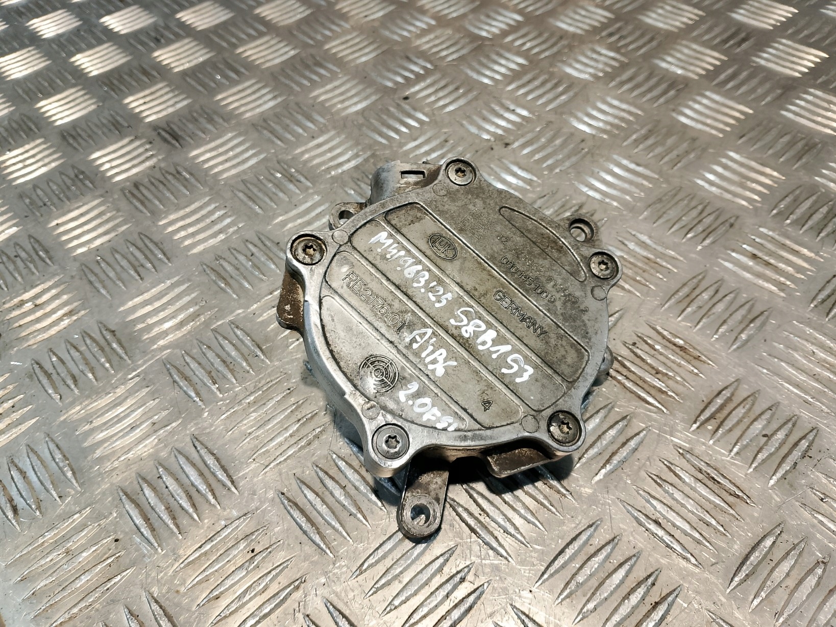 Pompa VACUM VAKUM AUDI A4 B6 2.0 FSI LUK 06D145100D