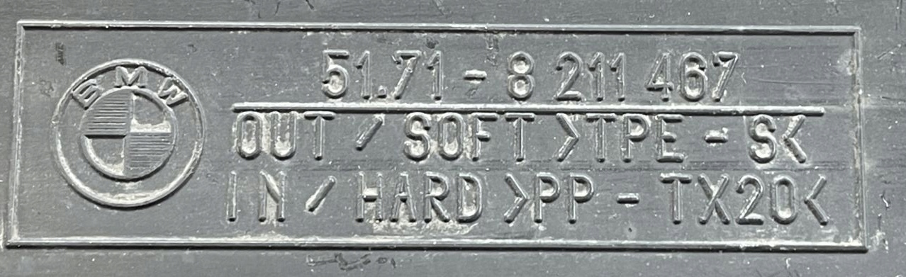 BMW 3 E46 kryt stěny předního Horn 8211467