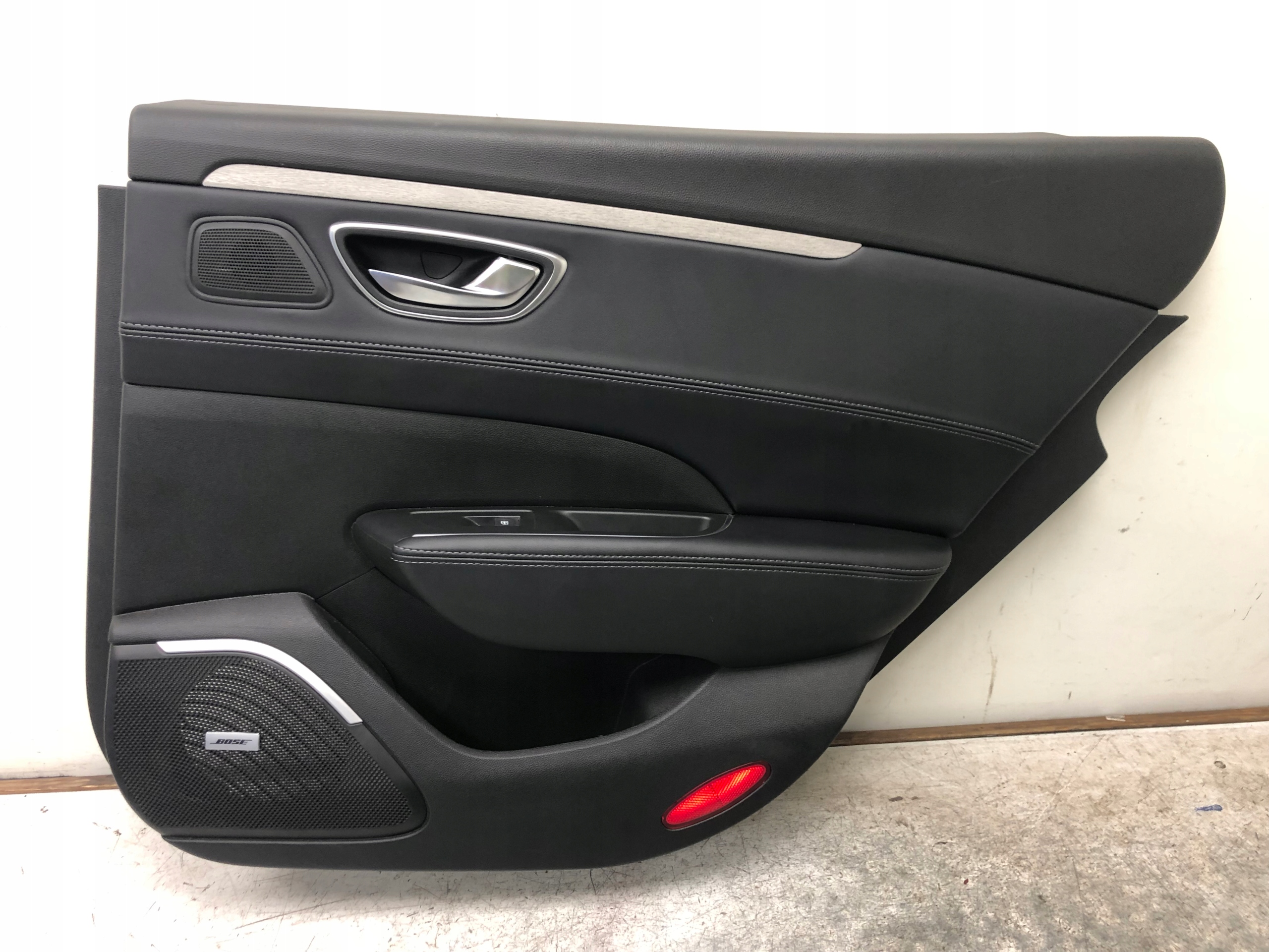 RENAULT TALISMAN INITIALE side upholstery right rear part BOSE 0137