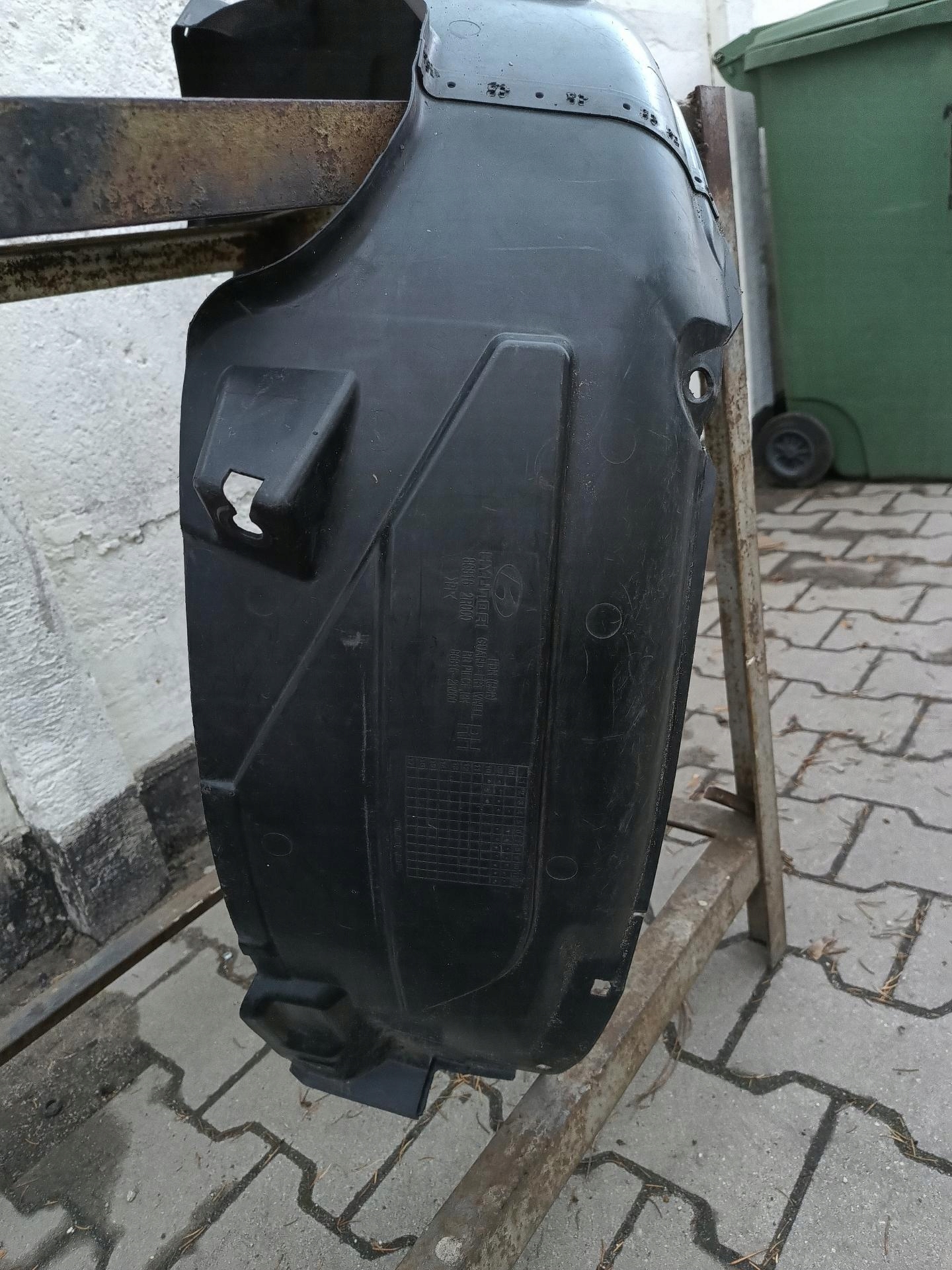 HYUNDAI I30 and LIFT mudguard right front 86814-2R500