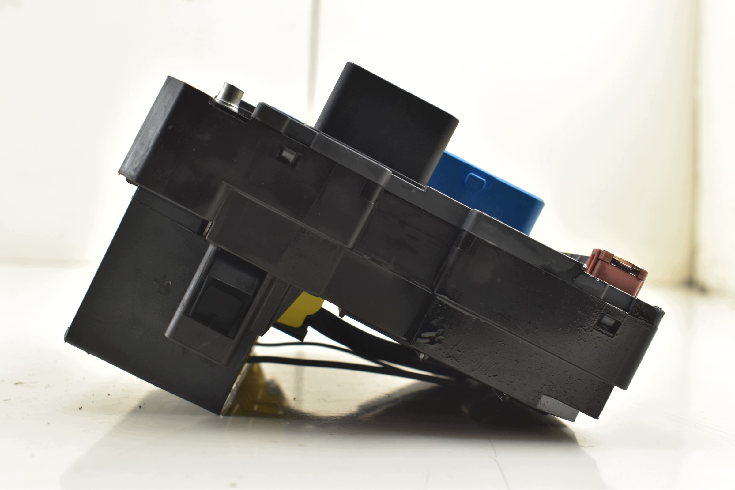 module fuse box CITROEN C4 II DS4 PEUGEOT 308 II 9810296080