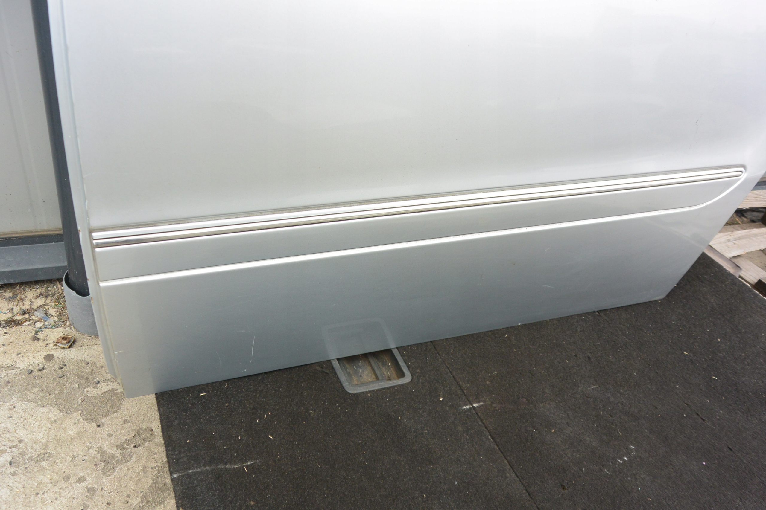 Tür links heck MERCEDES R-KLASA W251 LONG C775
