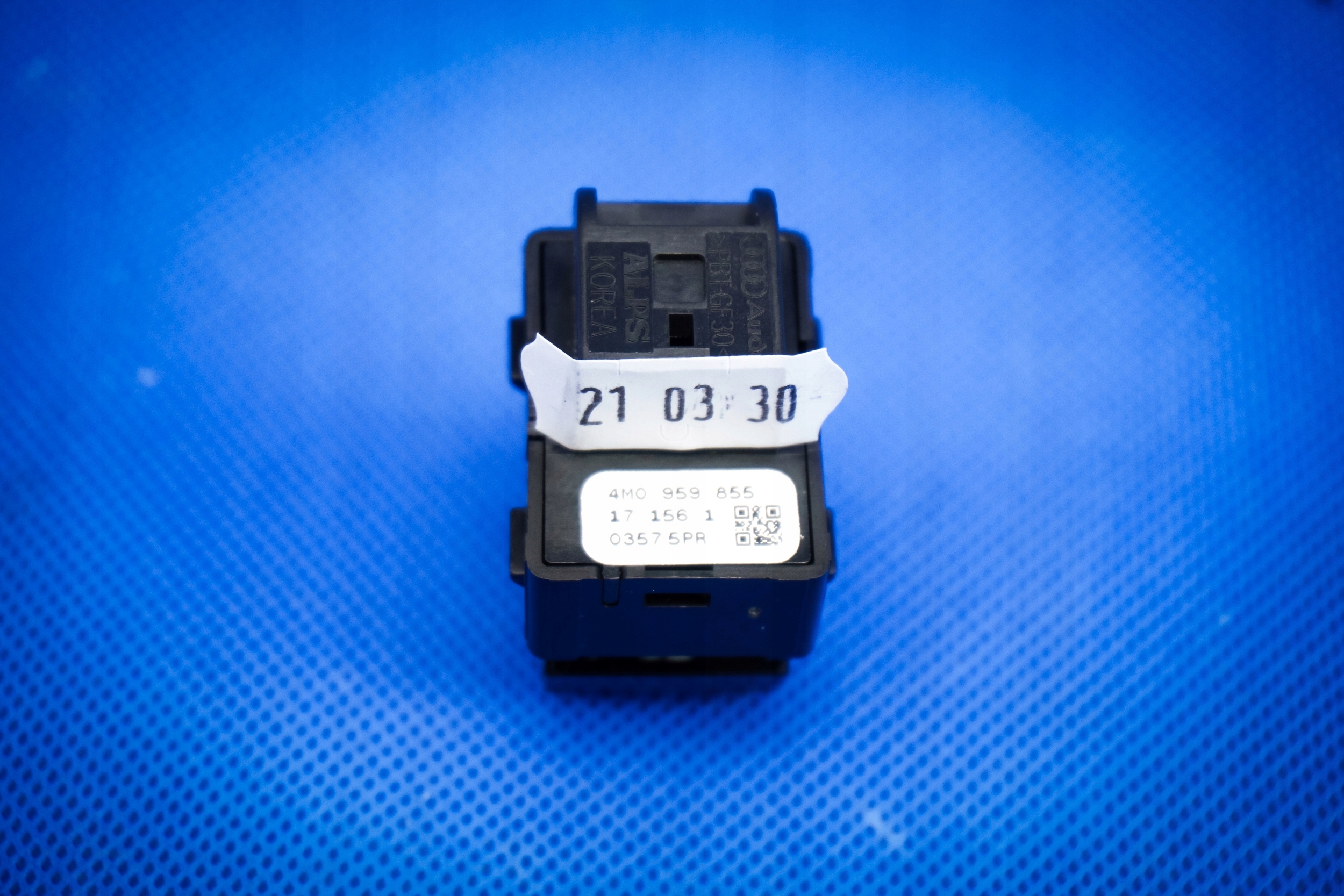 switch windows Audi A4 S4 A5 8W Q5 80 4M0959855