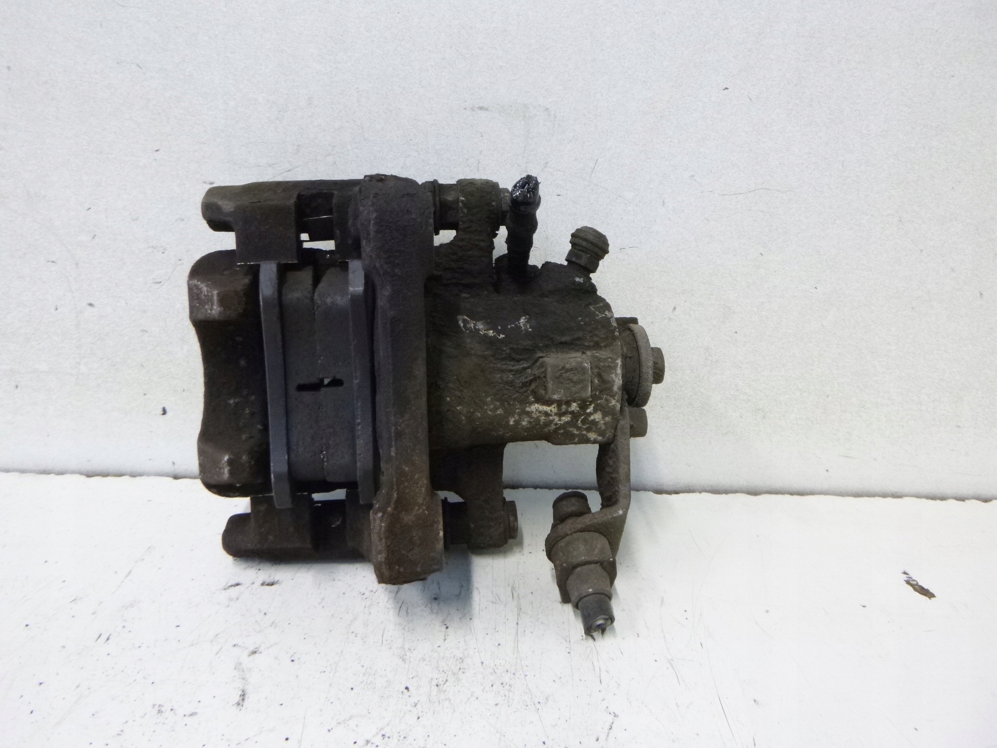 caliper brake rear part Volkswagen Golf IV 1.4 97r.