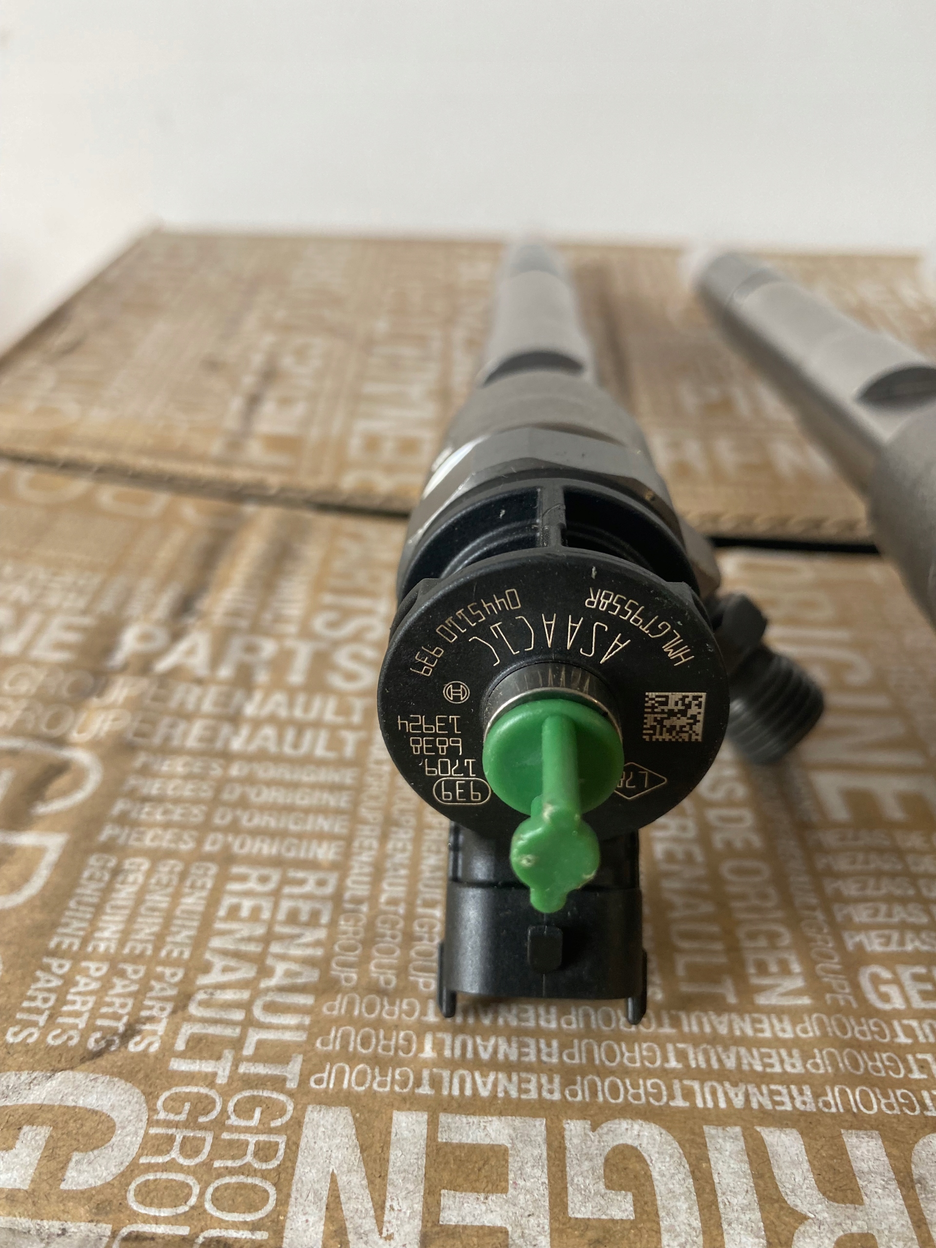 WTRYSKIWACZE RENAULT TRAFIC 2.0 DCI 0445110939 Producent części Bosch