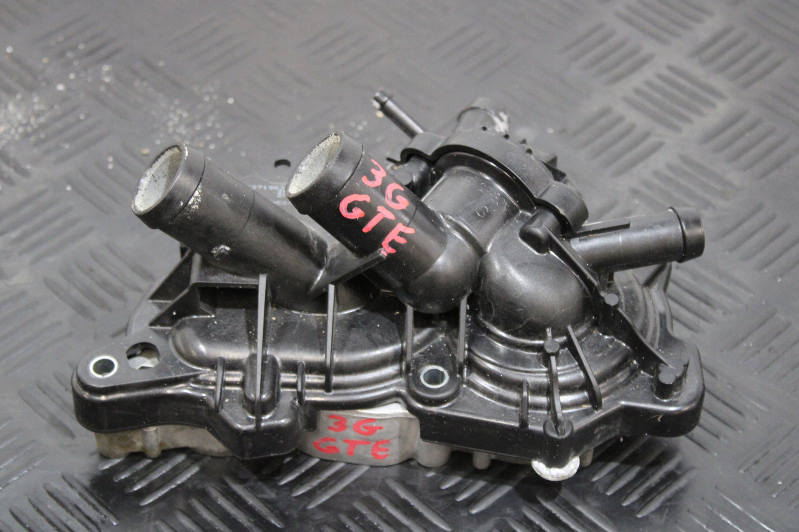 water pump 04E121600CS VW PASSAT B8 3G0 LIFT 1,4 GTE