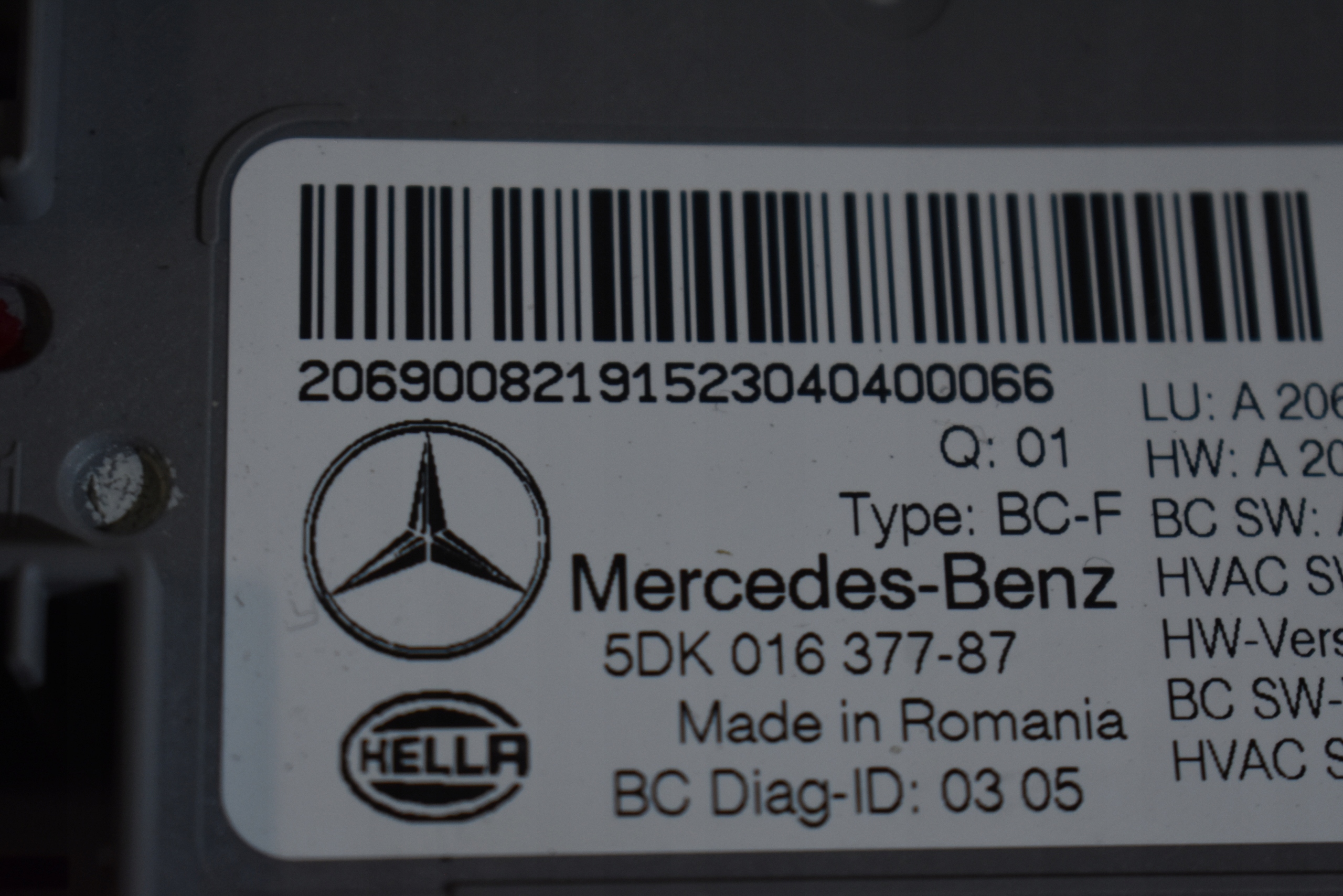 IDEALNY Unité commande confort MERCEDES W206 1