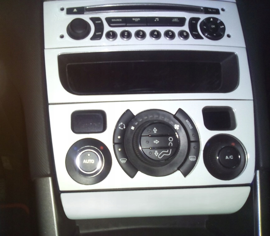 PEUGEOT 308 ОБЛИЦЮВАННЯ КАБІНИ ДЕРЕВИНИ НАКЛЕЙКИ 3D 5D