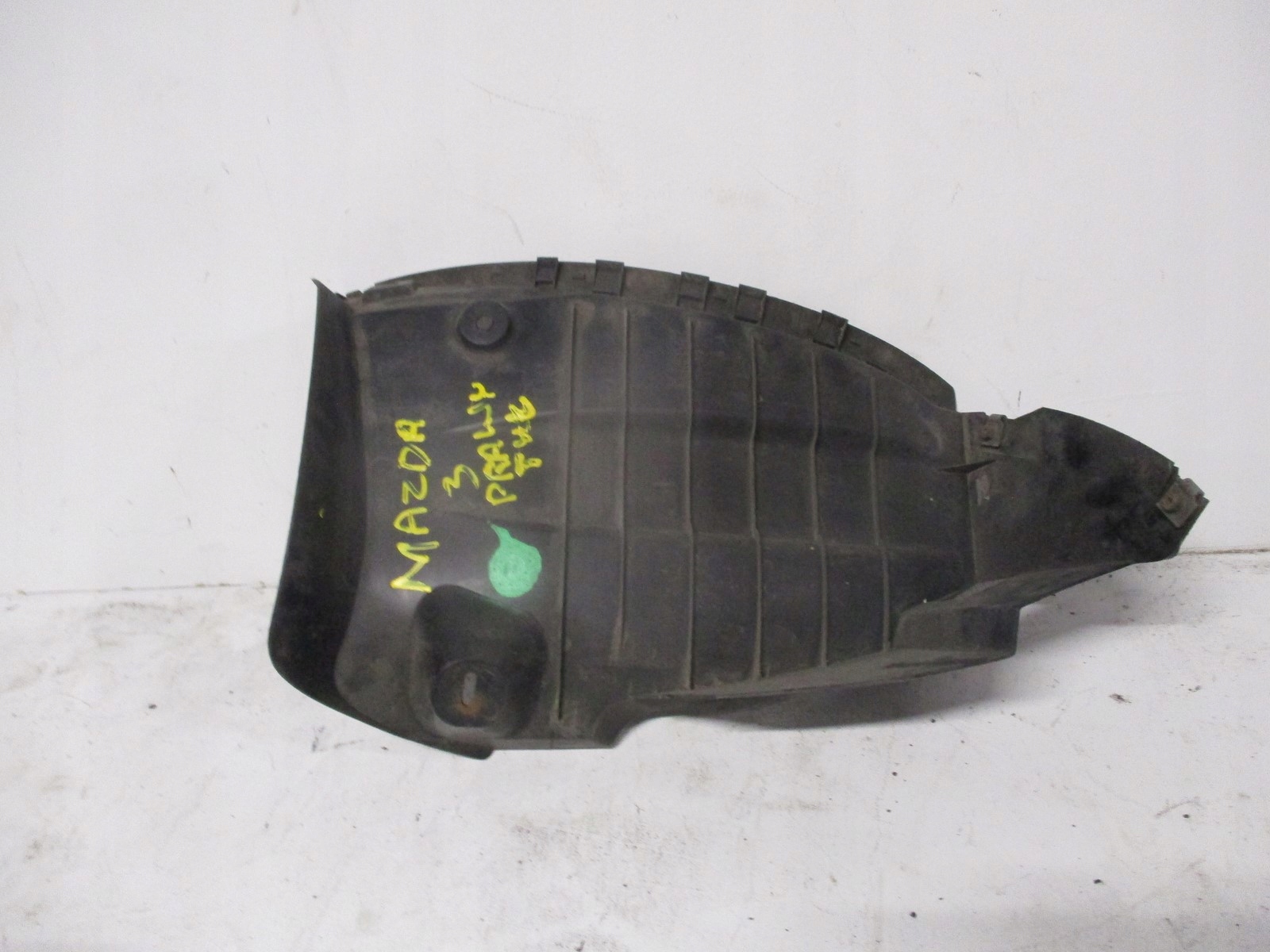 mudguard MAZDA 3 III BHN950351 BHN950341 right left