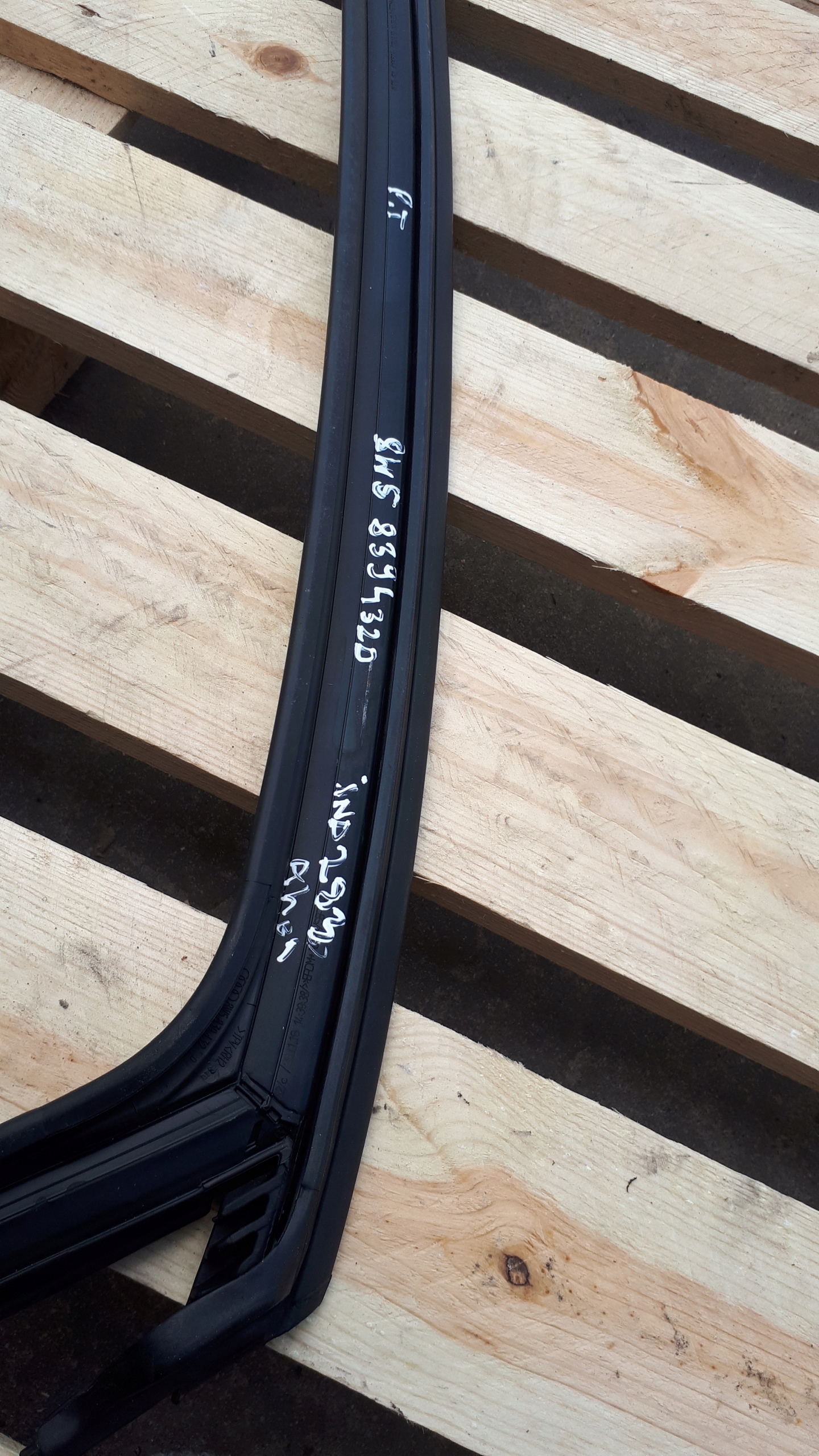 A4 B9 8W S4 gasket door windows SLINE right rear part