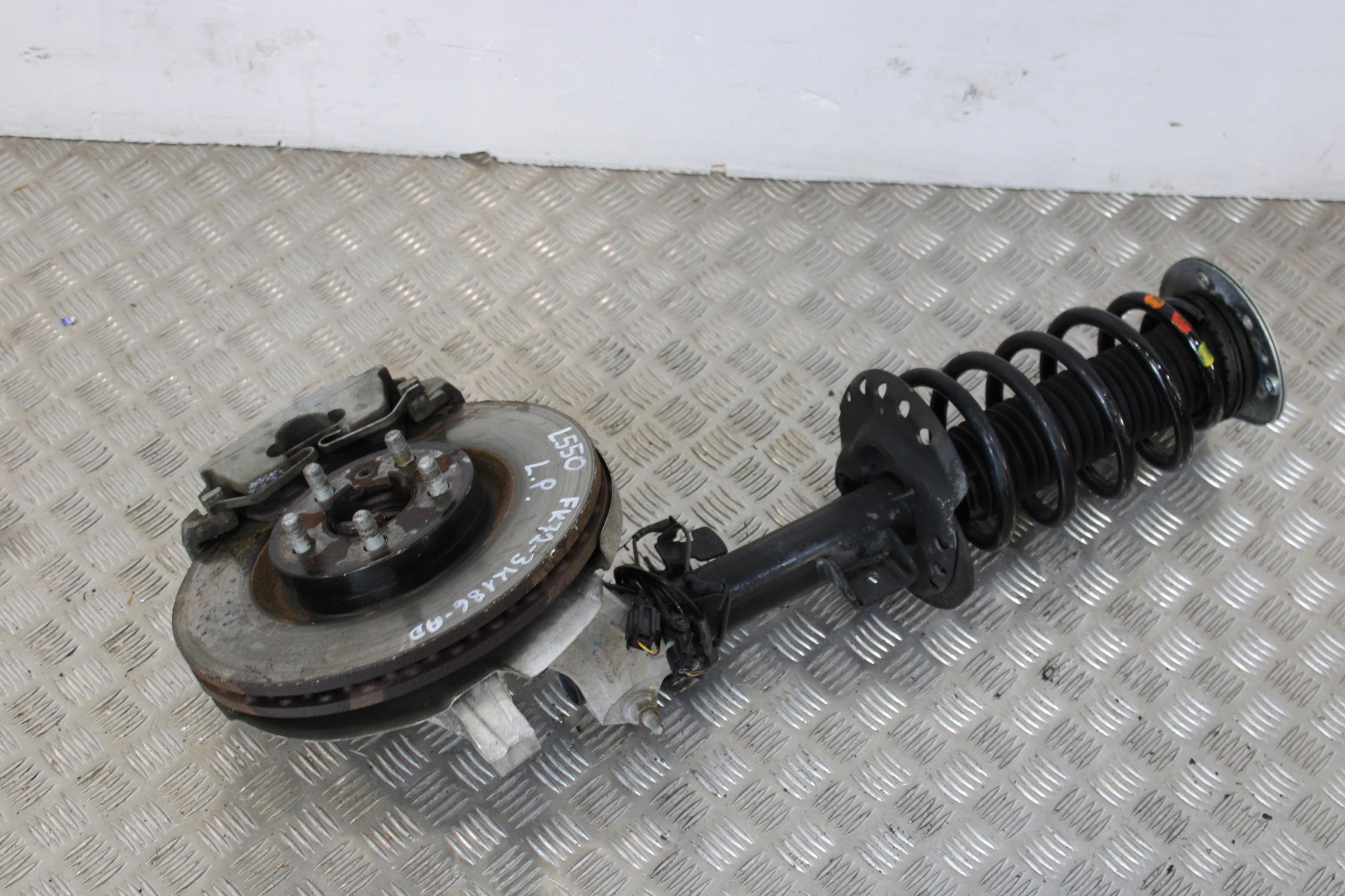 swing McPherson shock absorber left front LAND ROVER DISCOVERY SPORT L550