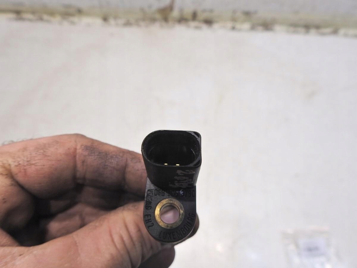 CZUJNIK TEMPERATURY AUDI A4 B7 06B905379C Typ samochodu Samochody osobowe