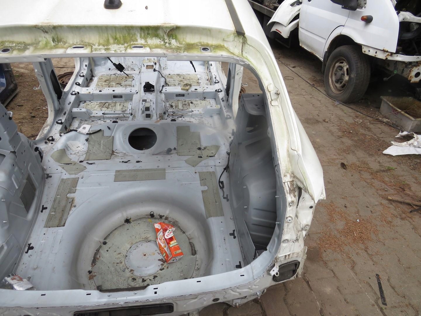 PAS TYLNY TYŁ DUPA WANNA 249 HB FIAT TIPO II