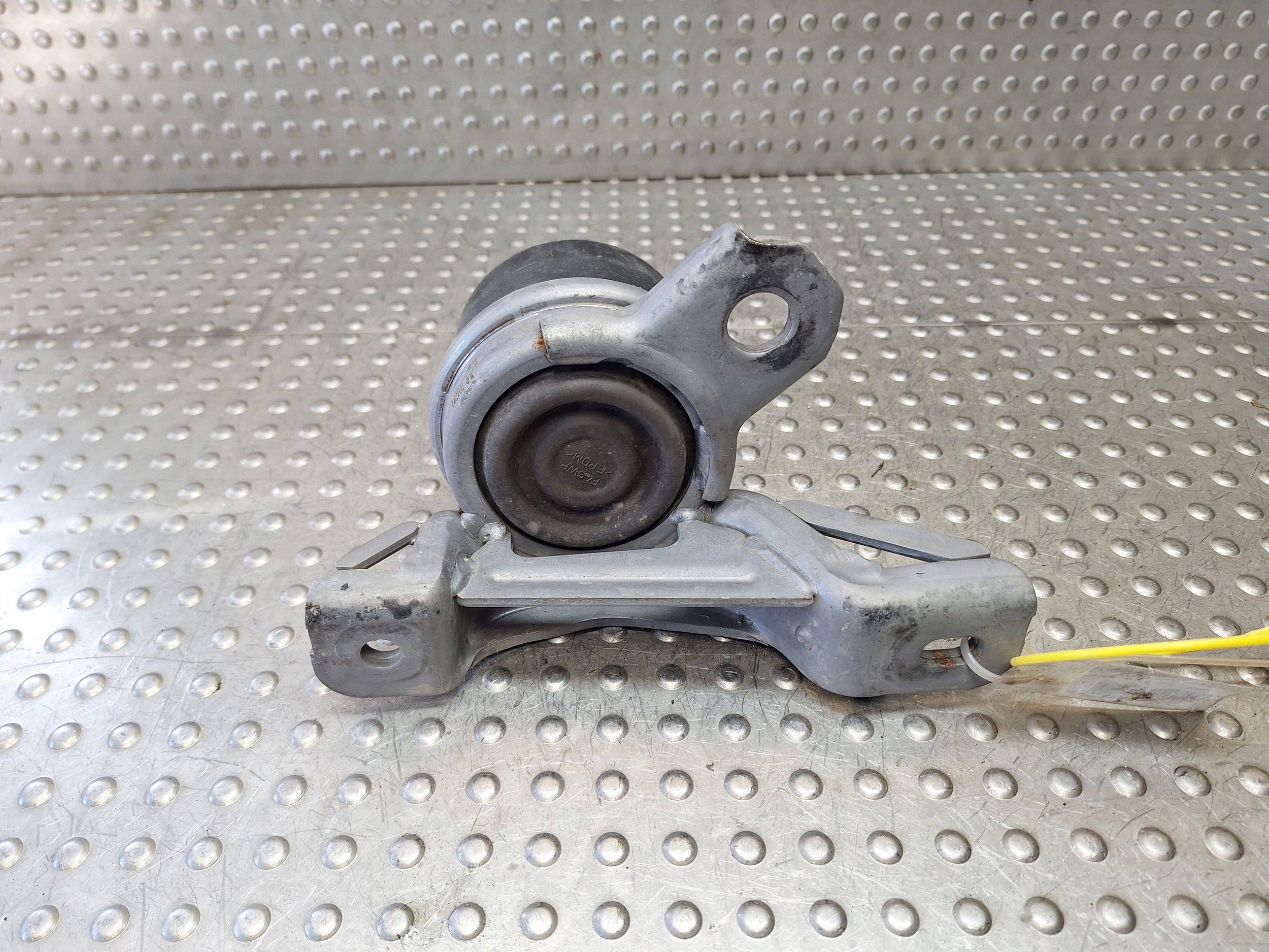 holder engine mount BJ32-6F012-AB LAND ROVER EVOQUE L538