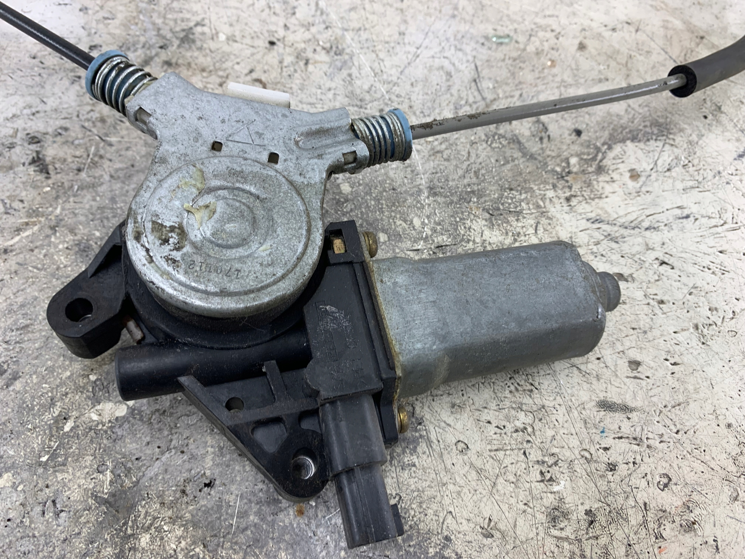 FORD MAVERICK II window regulator right front AY262100-0331
