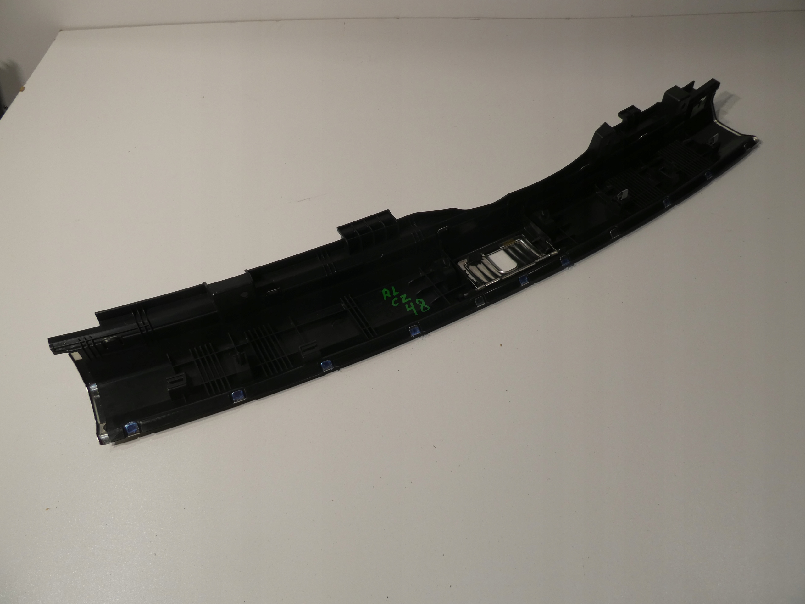 Audi A6 C7 AVANT cover of the threshold boot 4G9864483