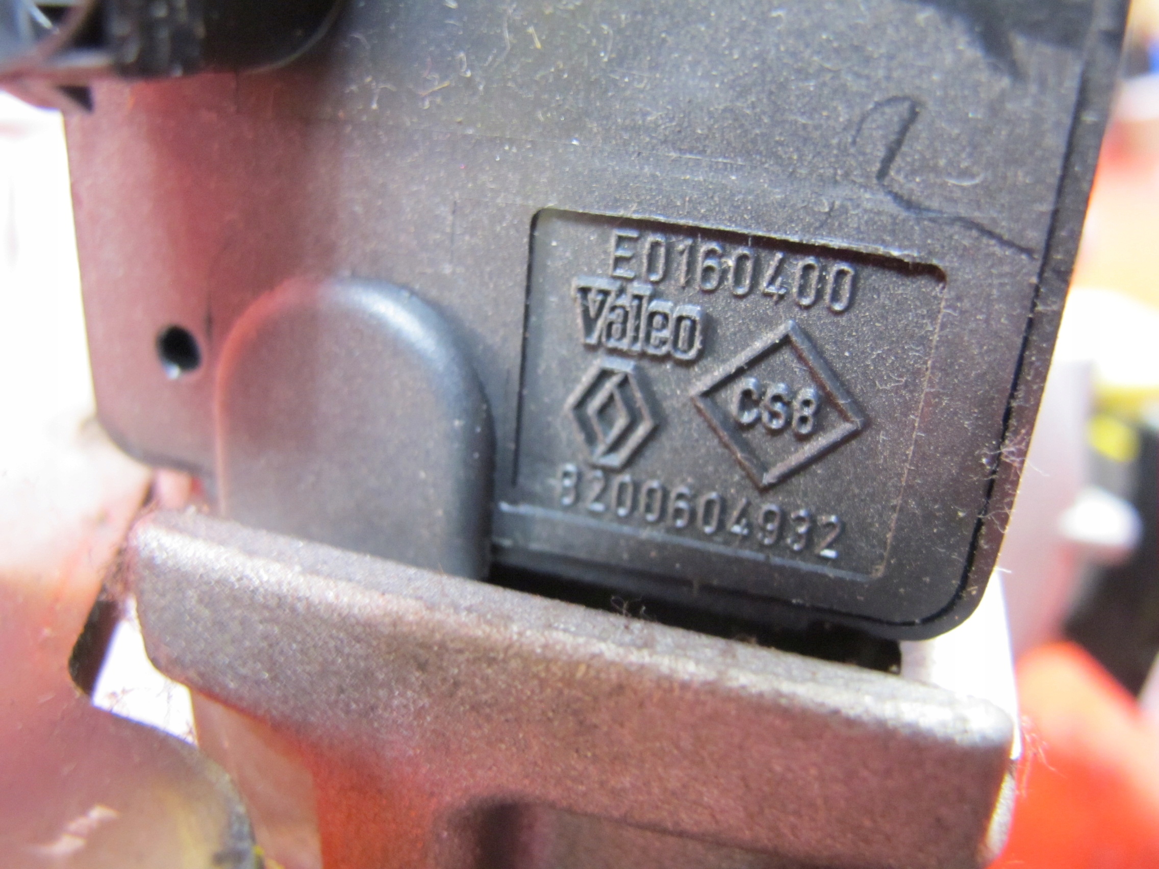MEGANE III control electrics blocking cross