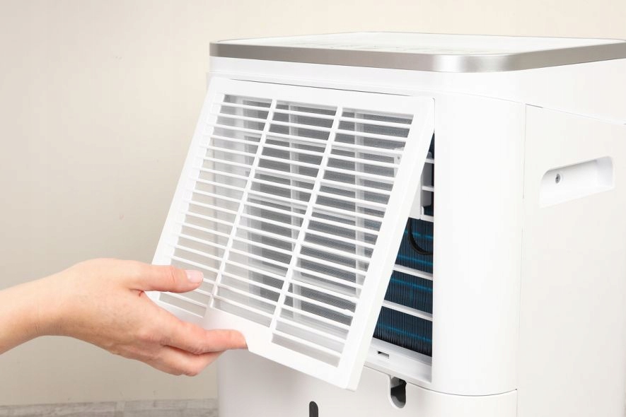 OSUSZACZ POWIETRZA POCHŁANIACZ WILGOCI 20L/24H TIMER HIGROSTAT JONIZACJA Funkcje urządzenia automatyczne wyłączanie programator czasowy