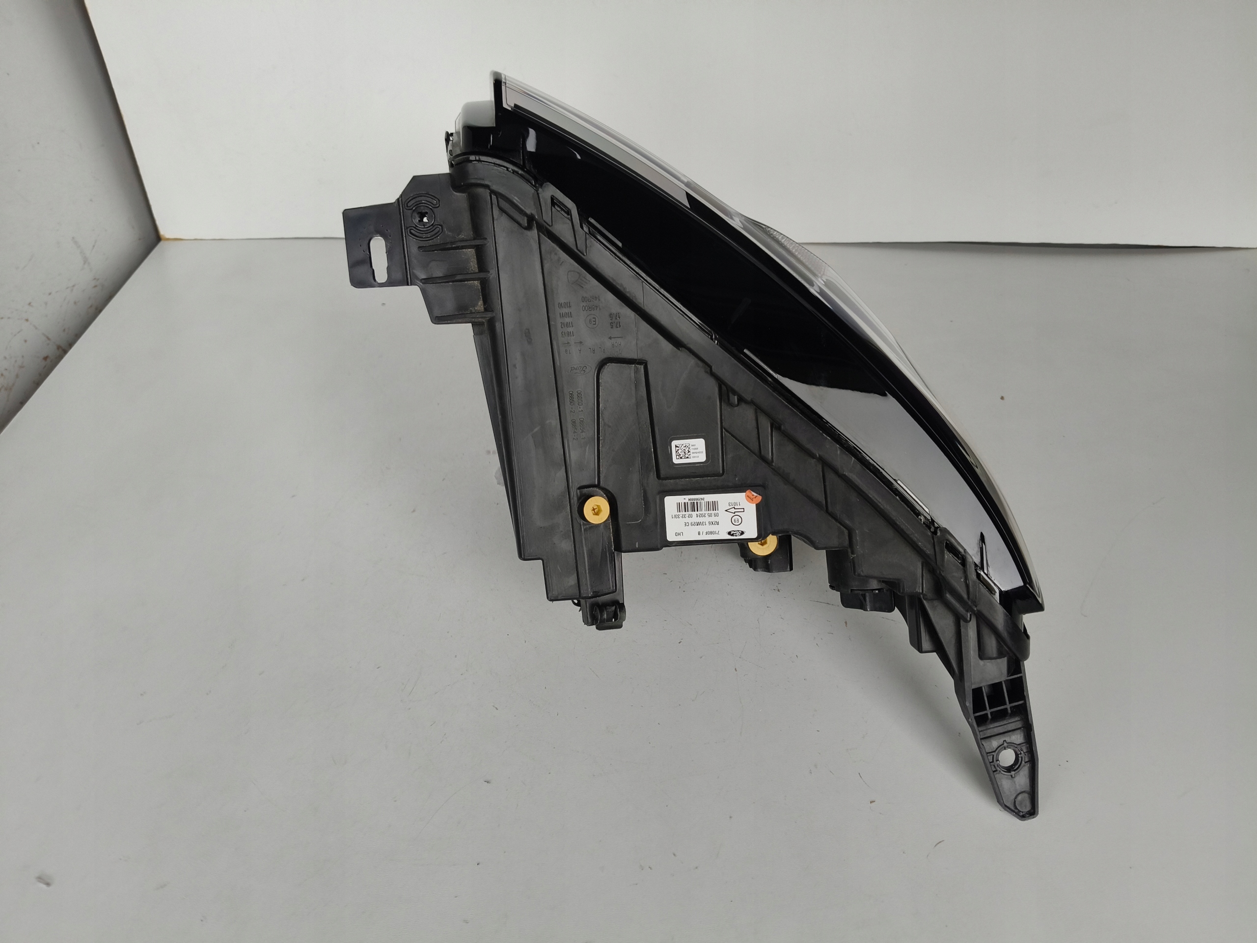 light right REFLEKTOR FORD TRANSIT COURIER 24