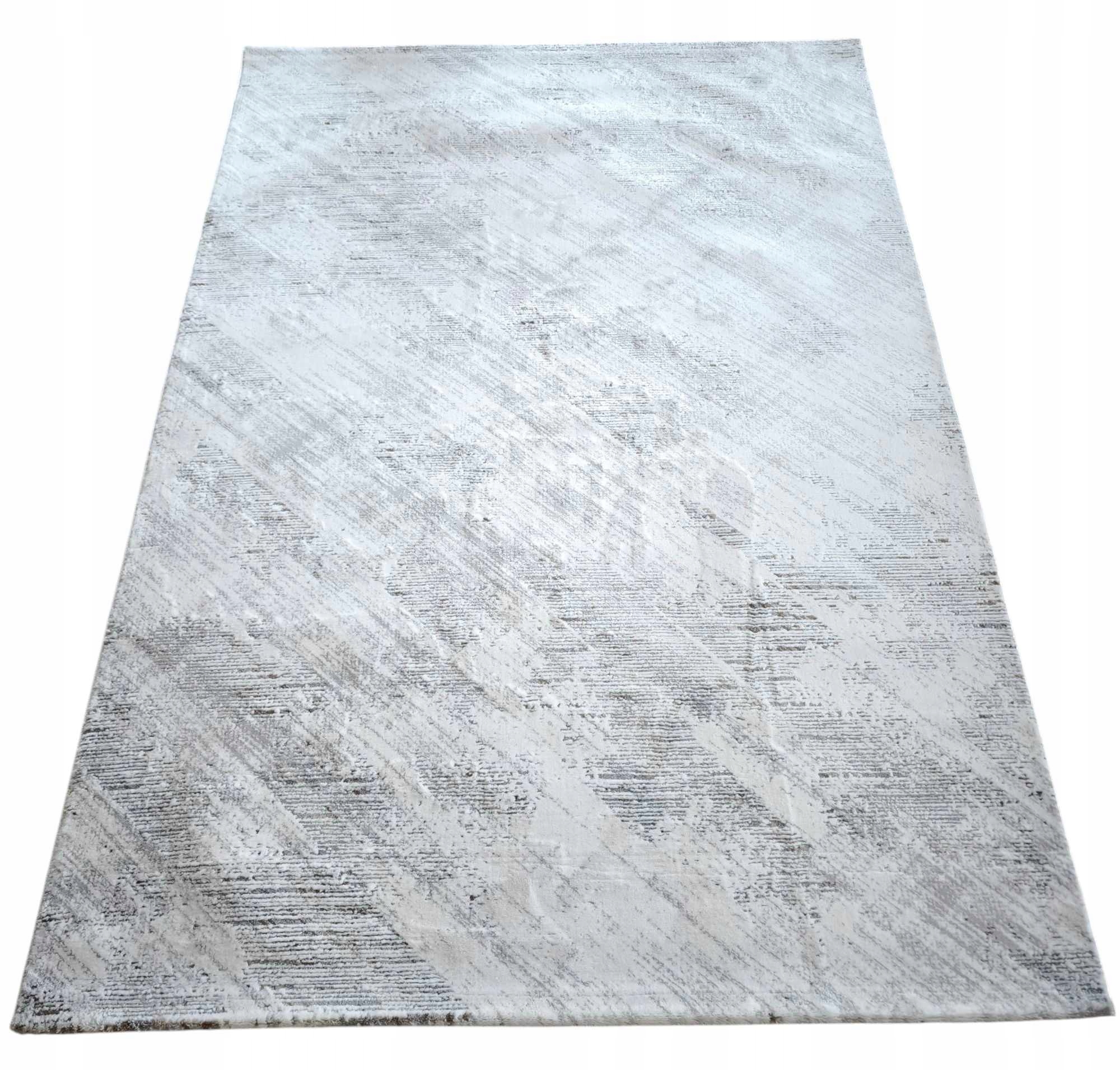 Koberec do obývačky 160 x 230 cm, loftový vzor s plyšovými štetinami, kvalita