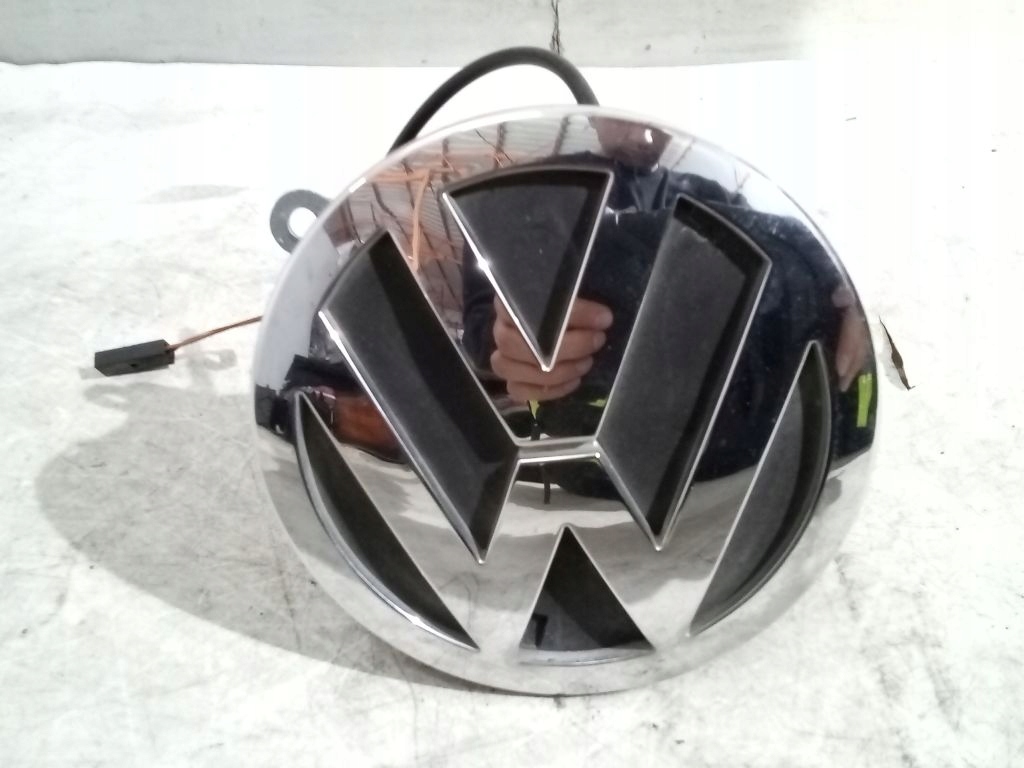 VW Phaeton and 1 handle bonnet rear part 3D5827601A