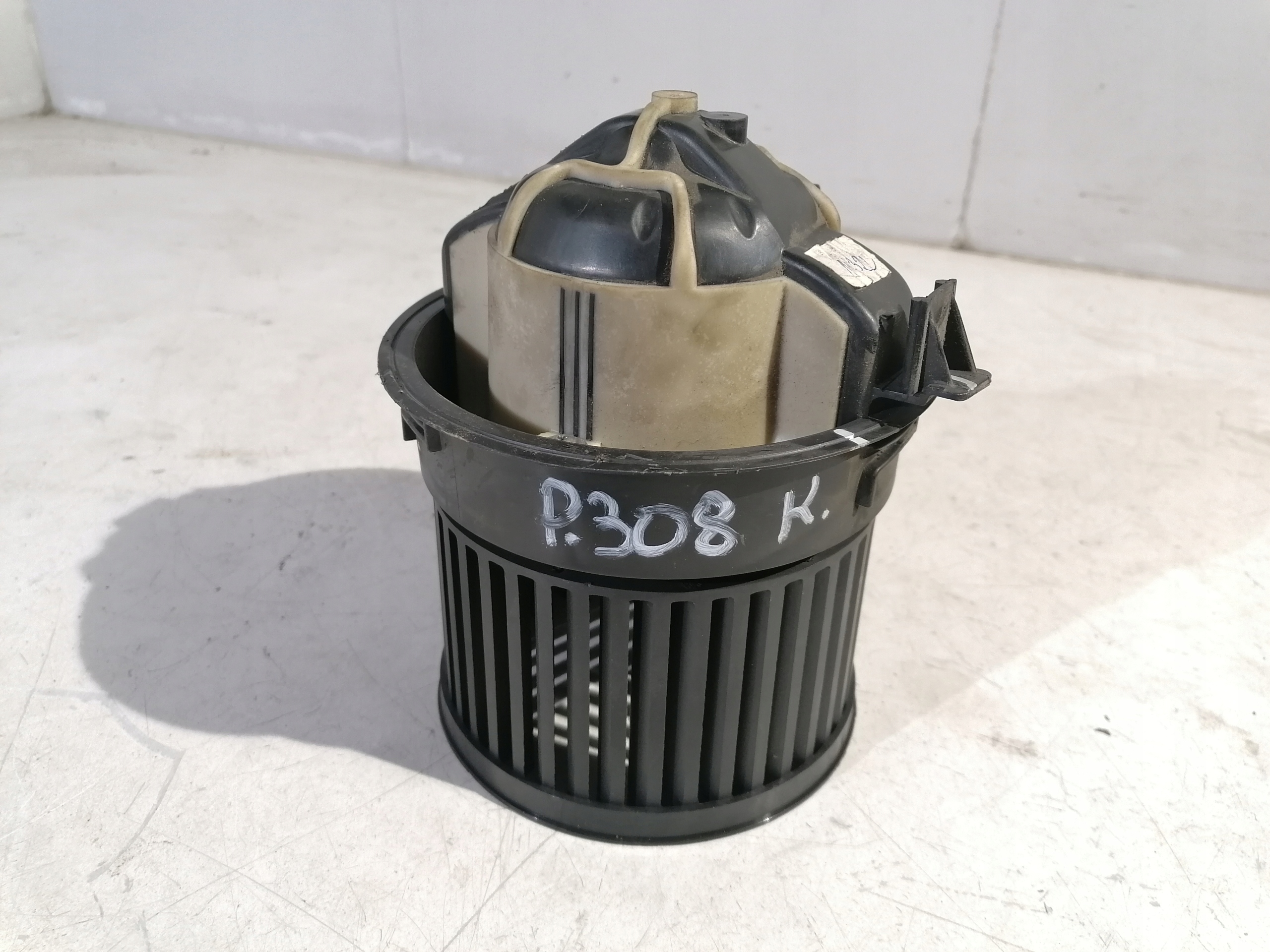 Peugeot 308 a T7 tOPENÍ ventilátor klími