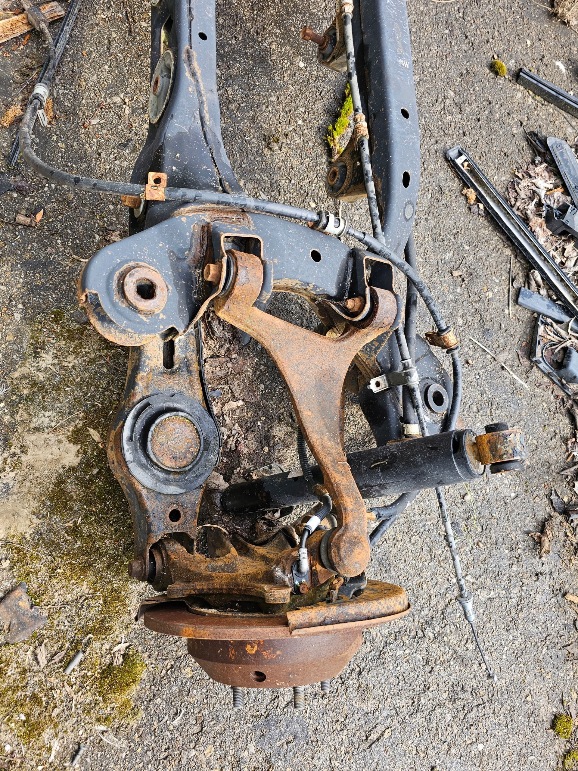 ZAWIESZENIE BELKA TYŁ HYUNDAI SANTA FE II 05'-15' Waga produktu z opakowaniem jednostkowym 20 kg