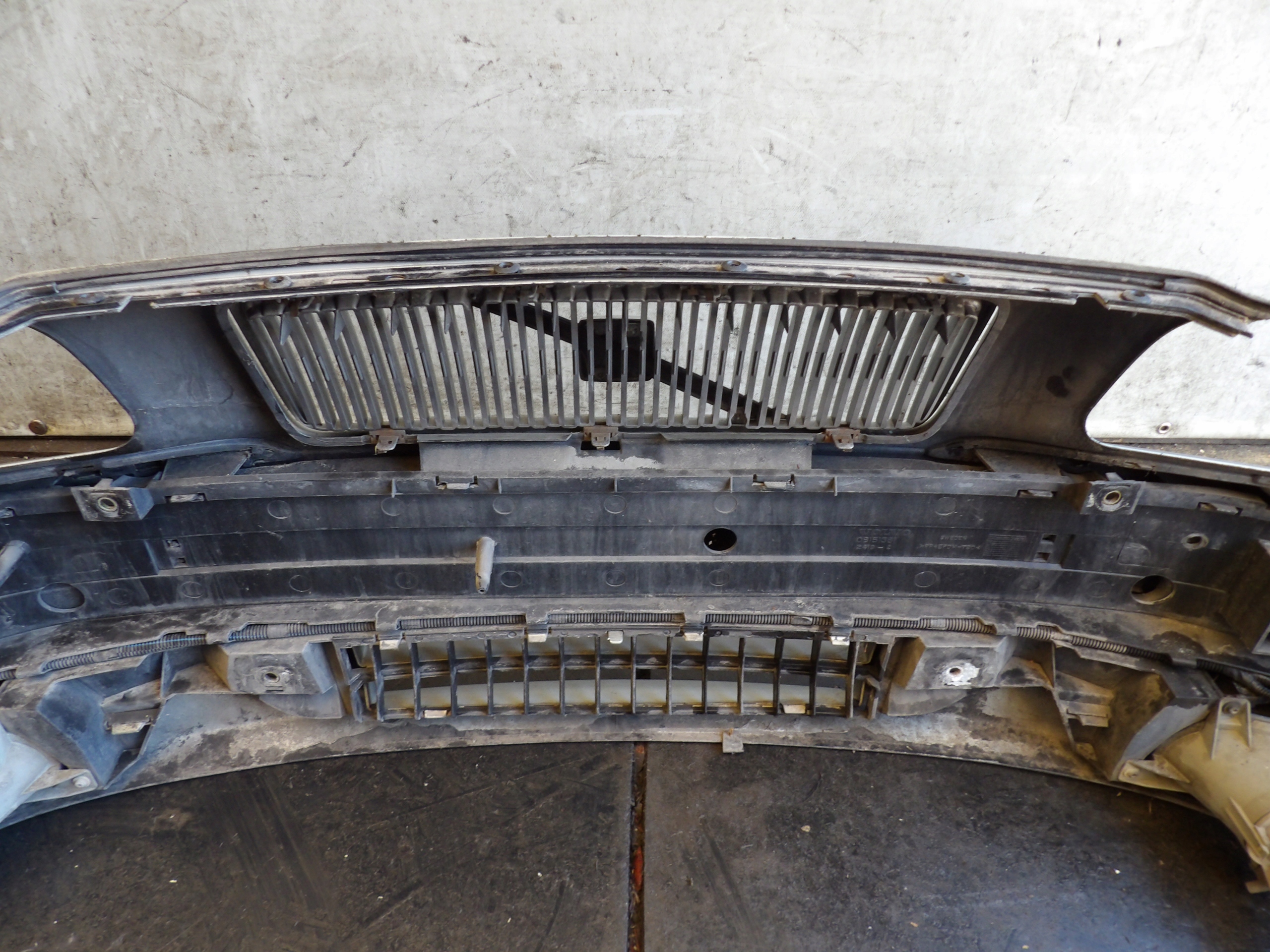 Volvo S80 bumper front lak. 443-46