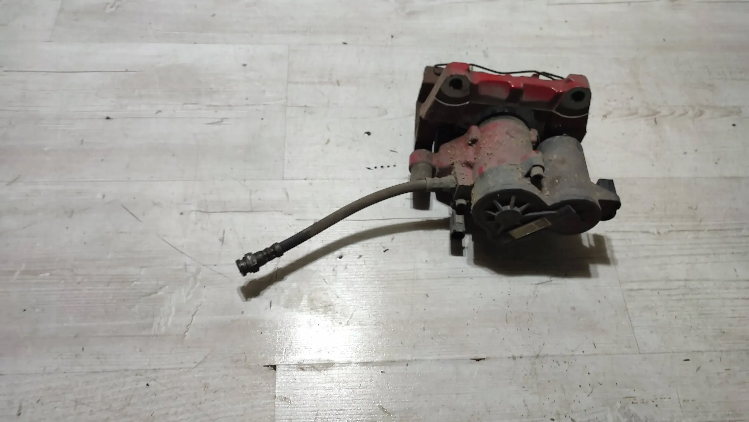 Alfa Romeo Stelvio 2021 rear part side right caliper