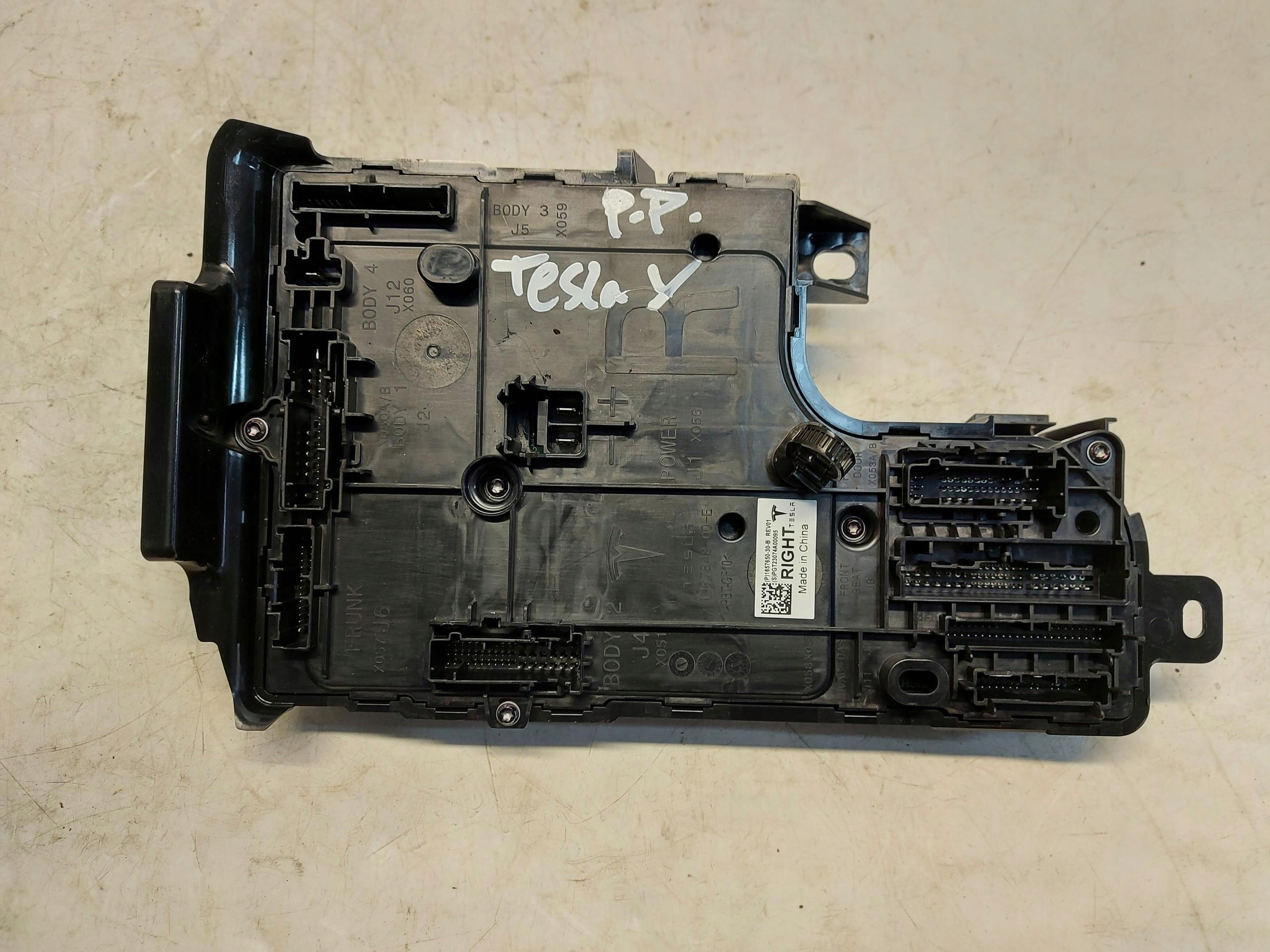 TESLA MODEL Y 2023r Unité commande confort Droite 1657650-30-B
