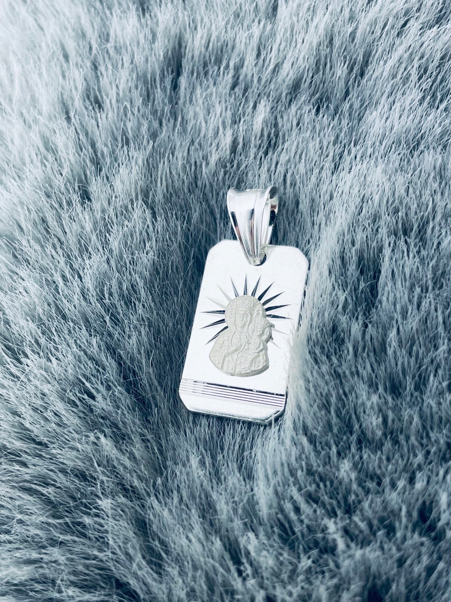 Stříbrný medailonek Panna Maria Čenstochovská Svaté Přijímání Křest