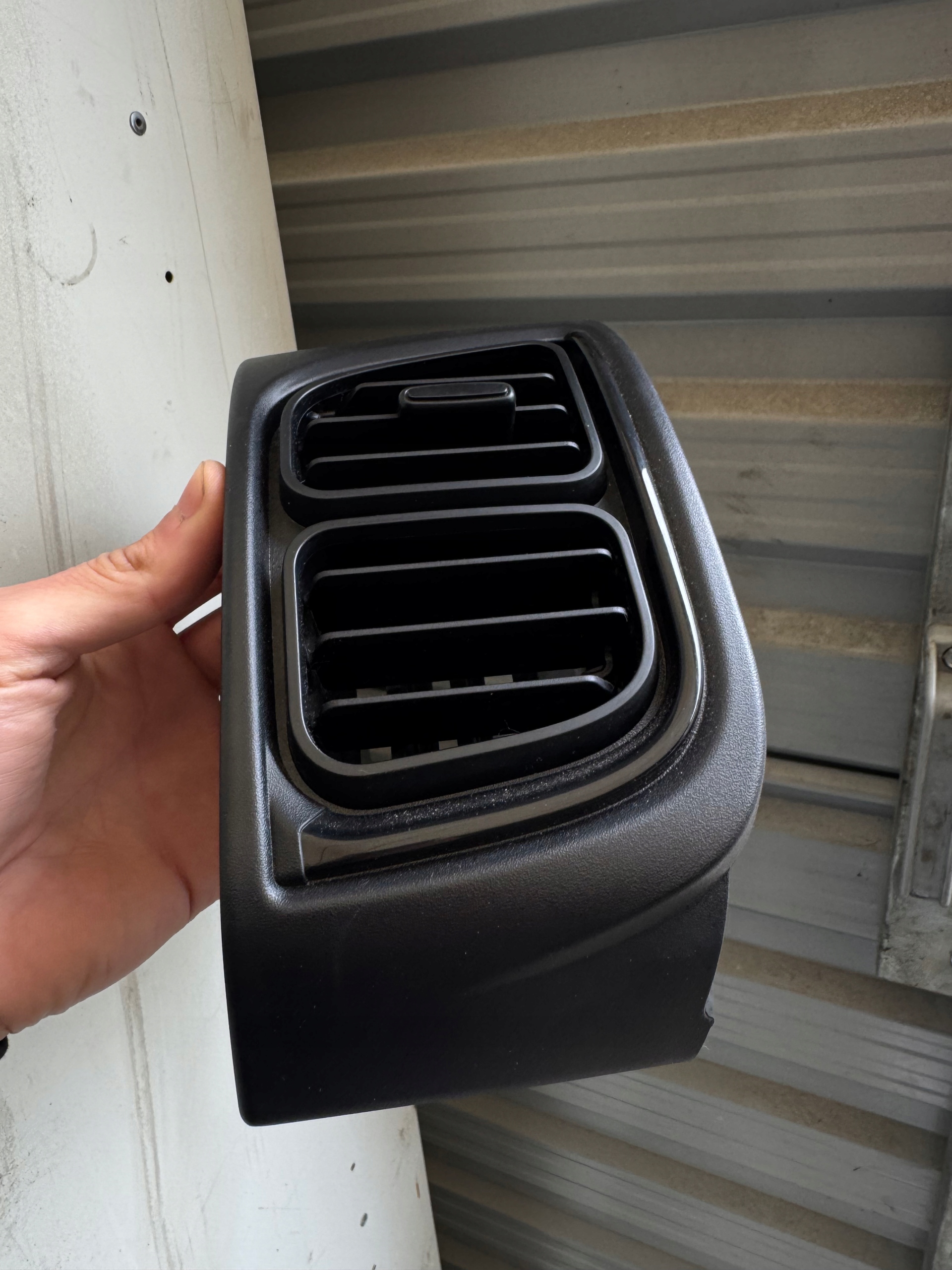 grid air conditioning devices right side Fiat Ducato 2023 LIFT
