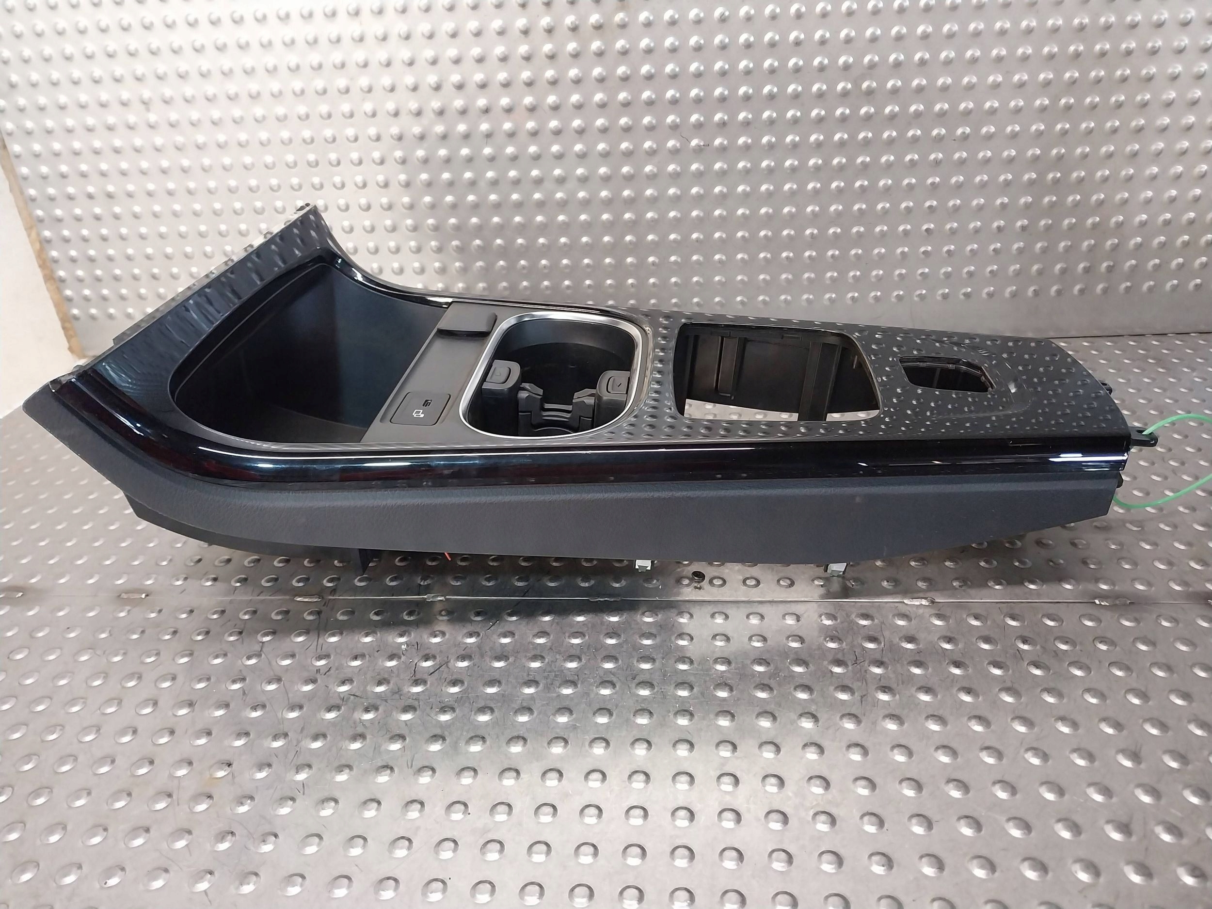 TUNEL mitte PANEL DEKOR A1776803603 MERCEDES A KLASA W177