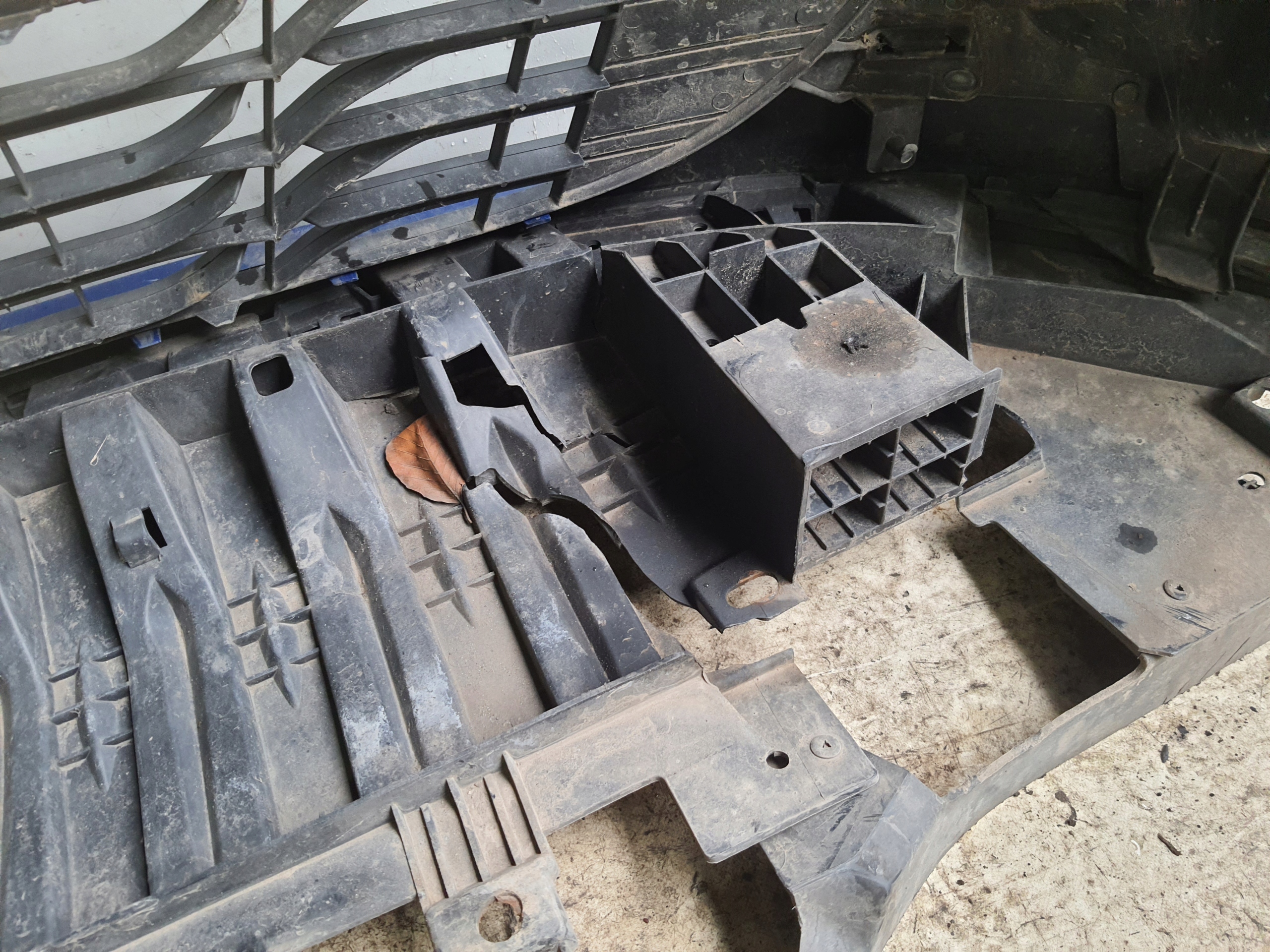 RENAULT MEGANE III 08-11 bumper