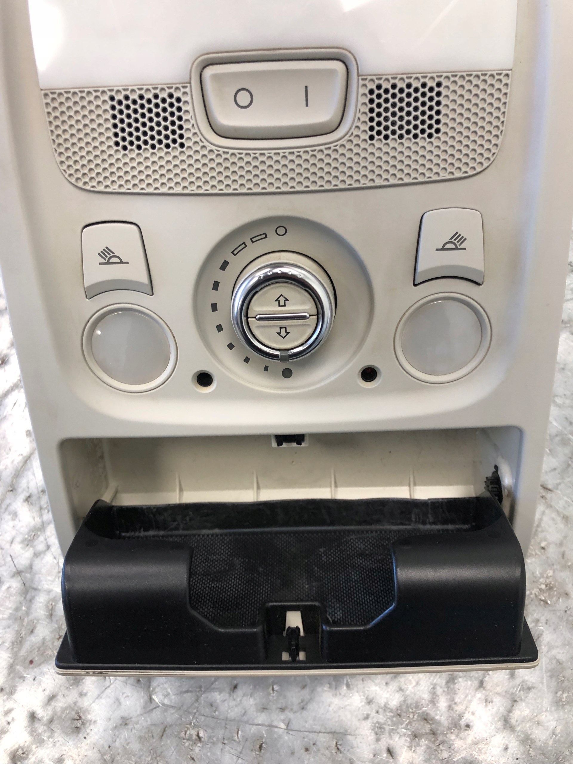 FANALE CIELO INTERNO AUDI A4 B8 8T0947135E