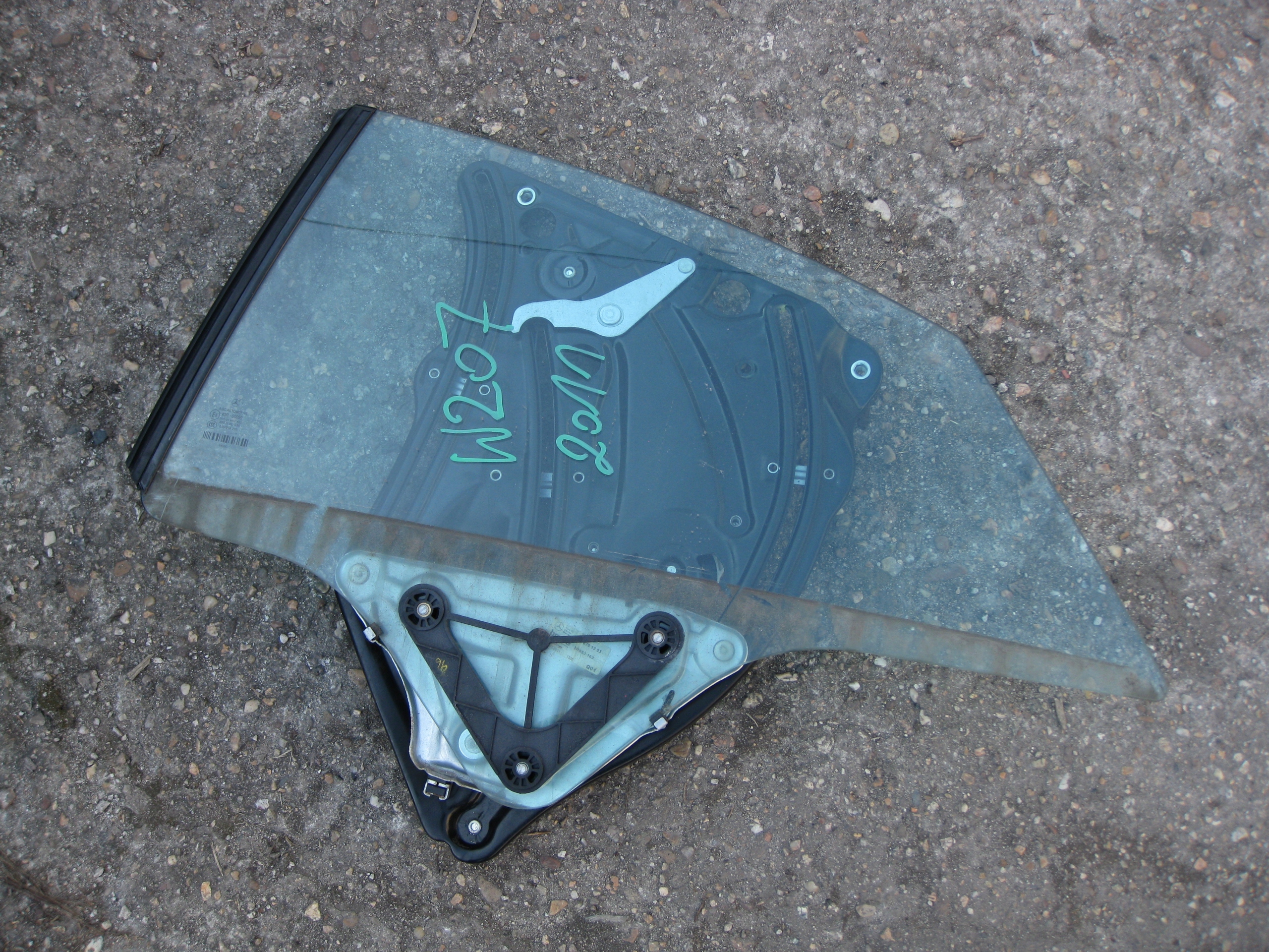 MERCEDES W207 3.0 CDI 11R window regulator left rear part window A2076701303