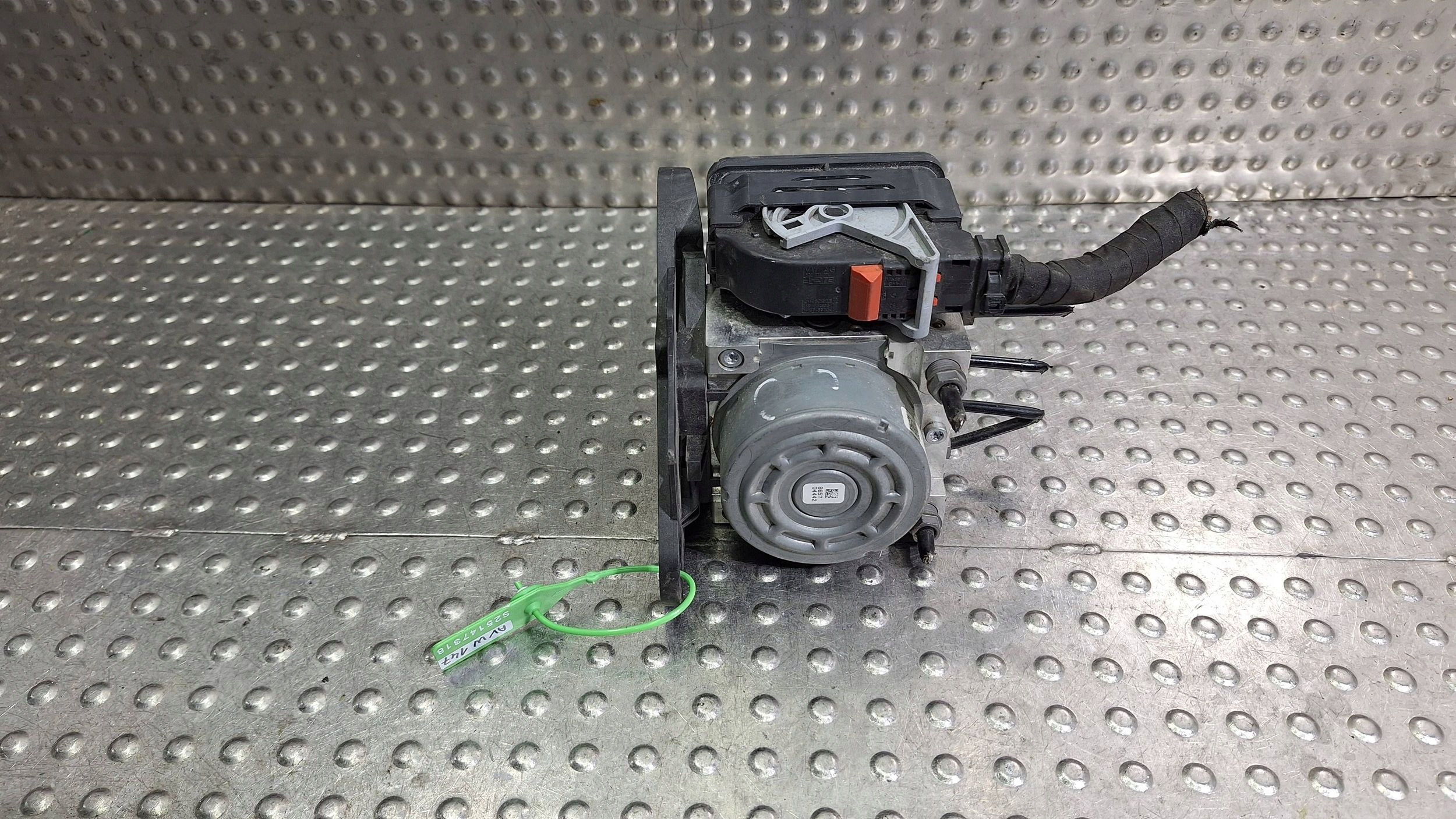 pump control unit ABS 5Q0614517T 5Q0907379AA AUDI A3 8V GOLF VII