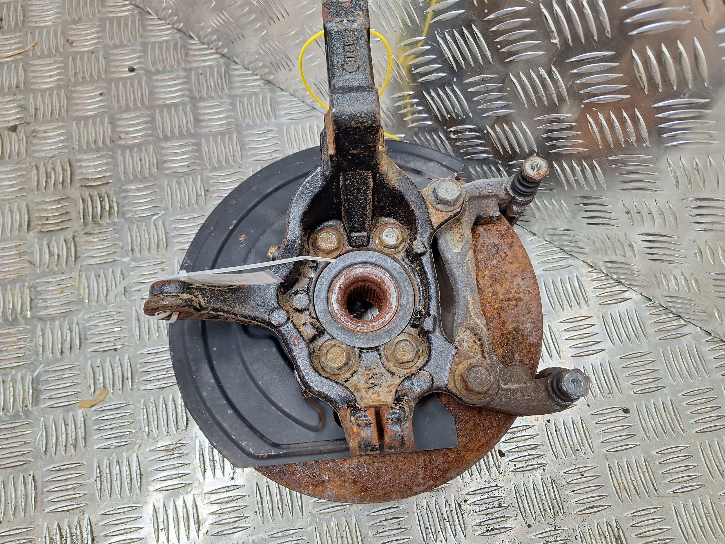 swing left front NISSAN JUKE and F15 10-19 1.6 B