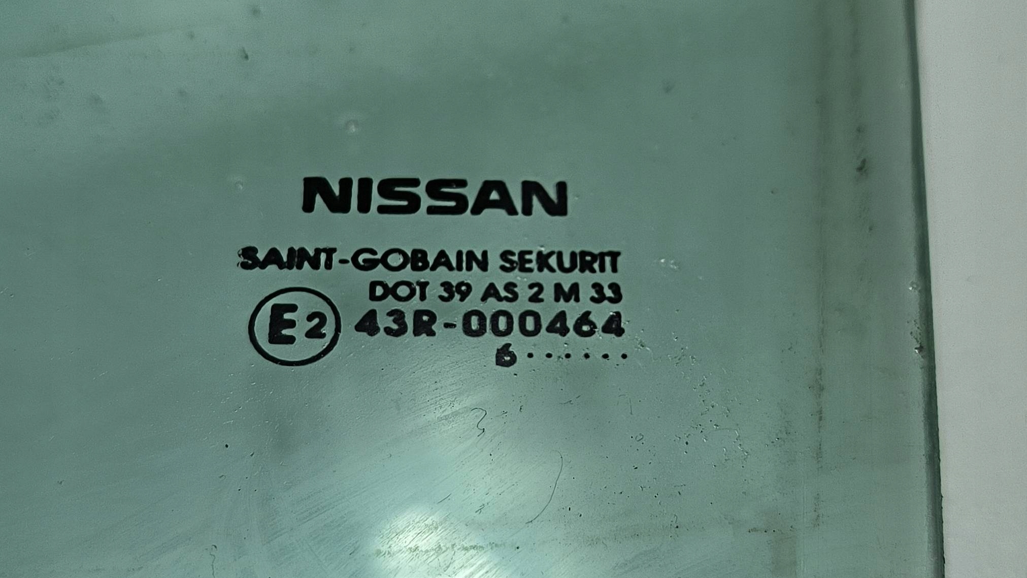 window door left front NISSAN NOTE E11