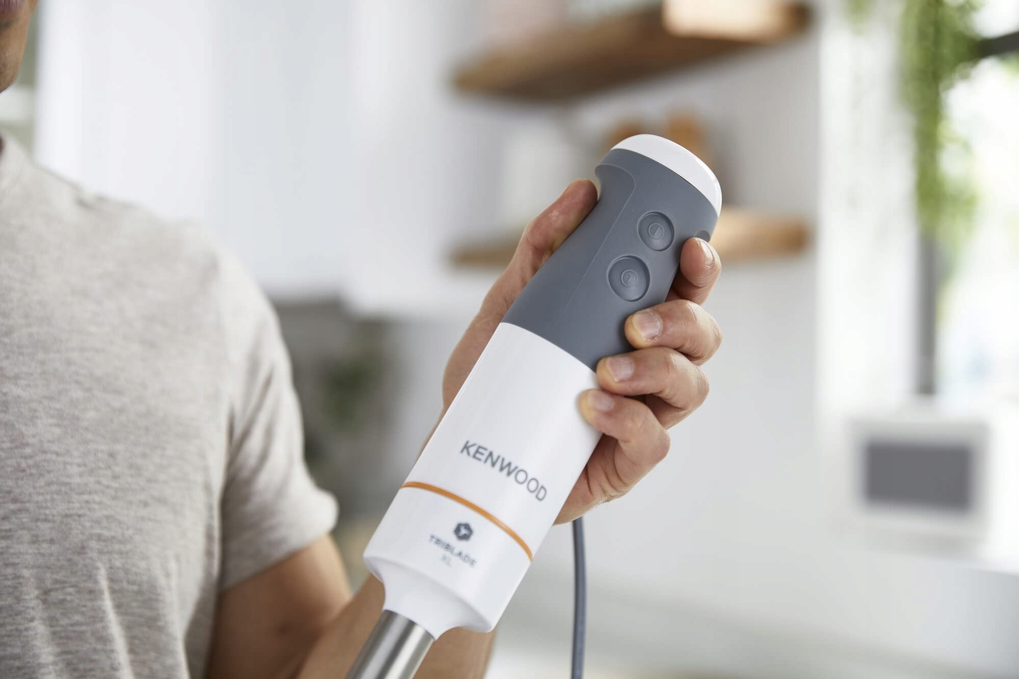 KENWOOD Blender Ręczny 850W Z Trzepaczką I Kubkiem SureGrip Biało-Szary — miniatura 3